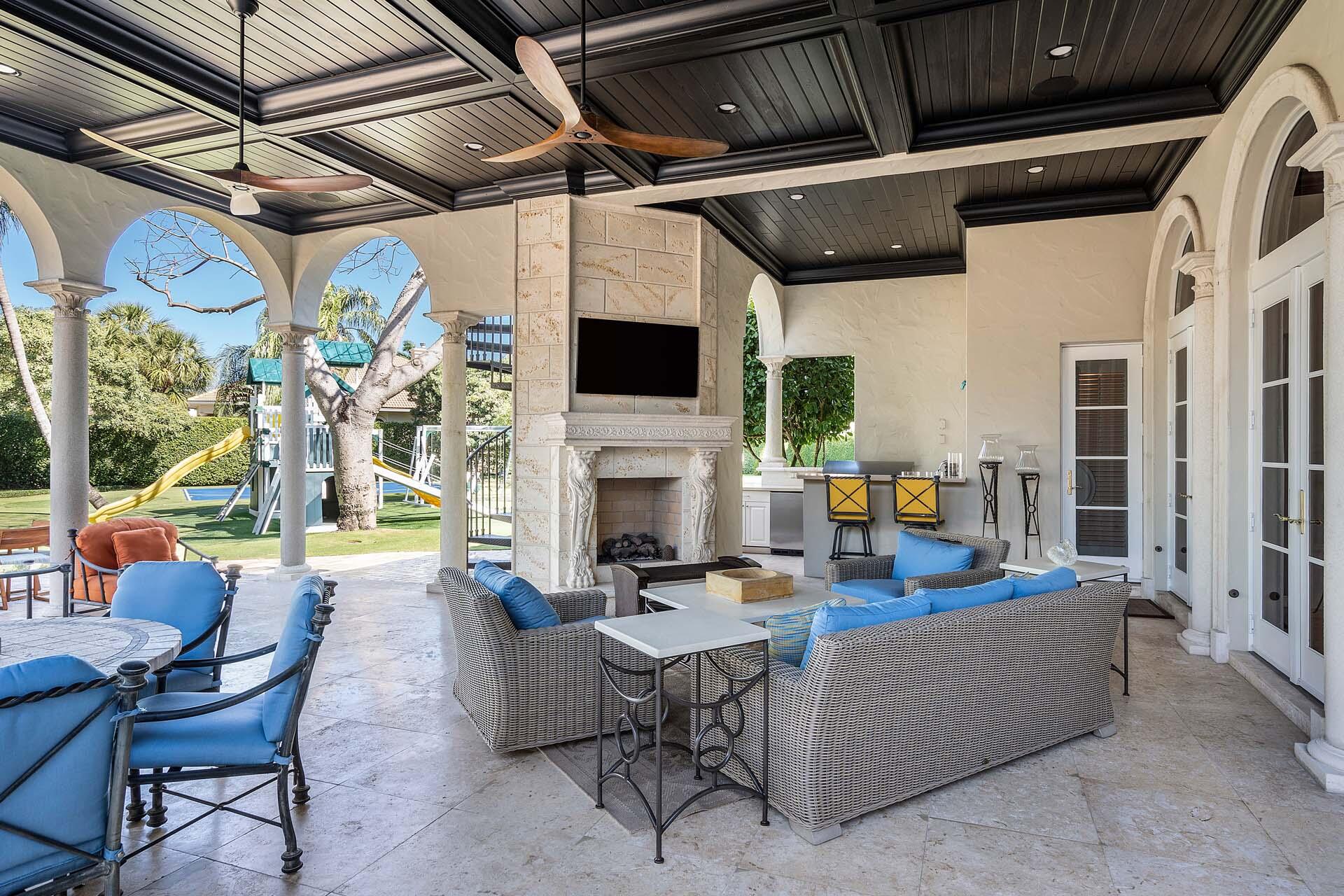 ROYAL PALM YACHT & COUNTRY CLUB - Residential