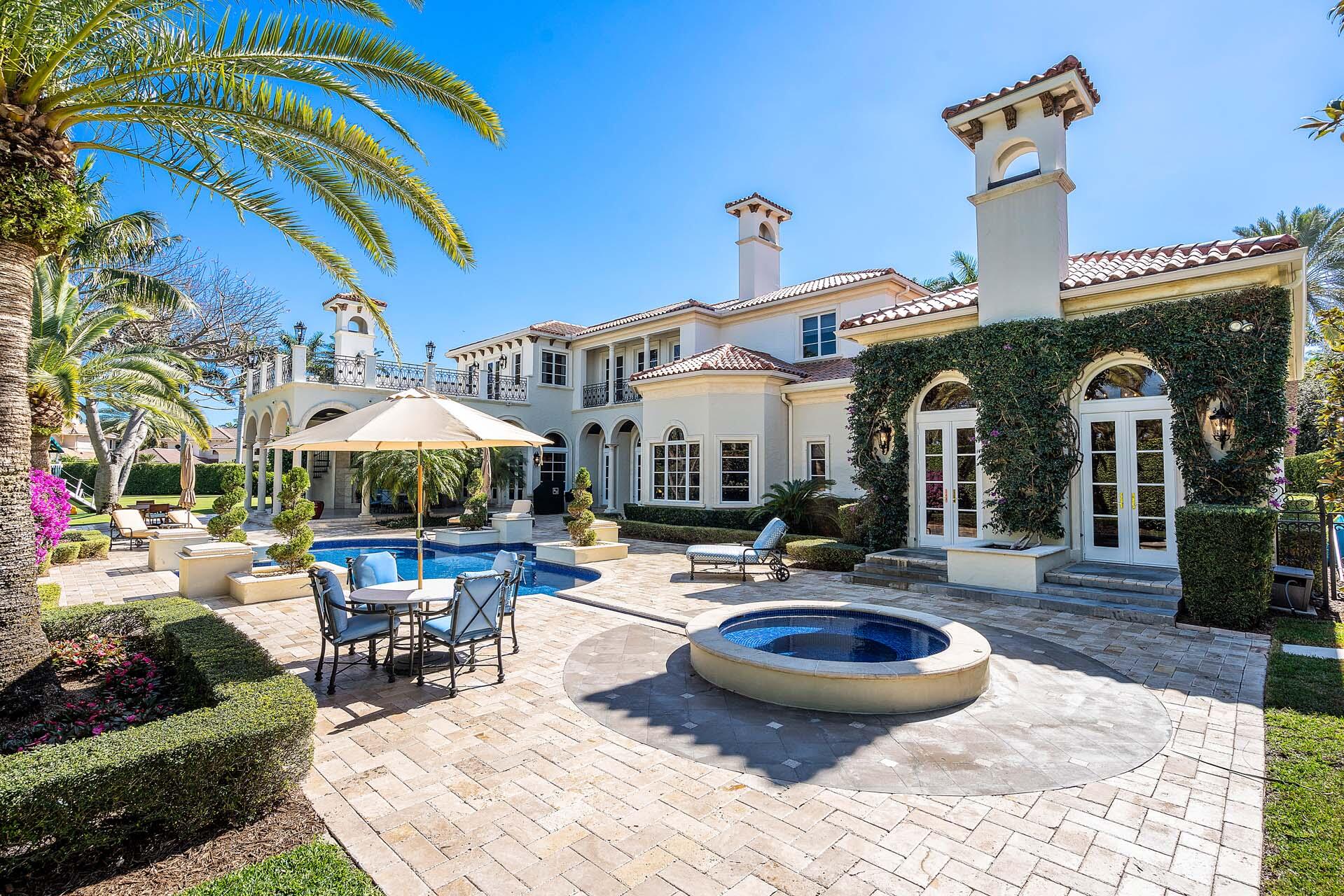 ROYAL PALM YACHT & COUNTRY CLUB - Residential