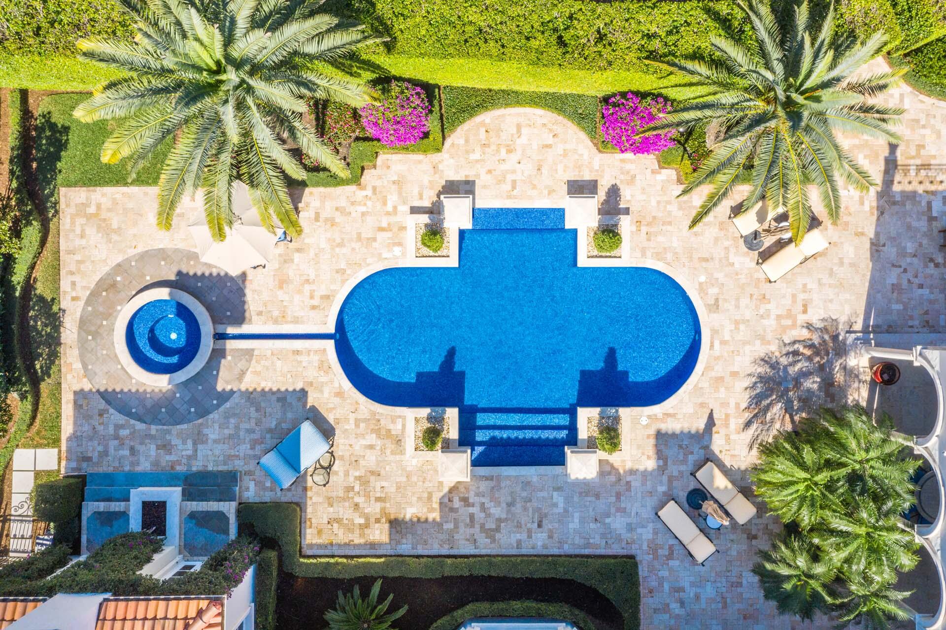 ROYAL PALM YACHT & COUNTRY CLUB - Residential