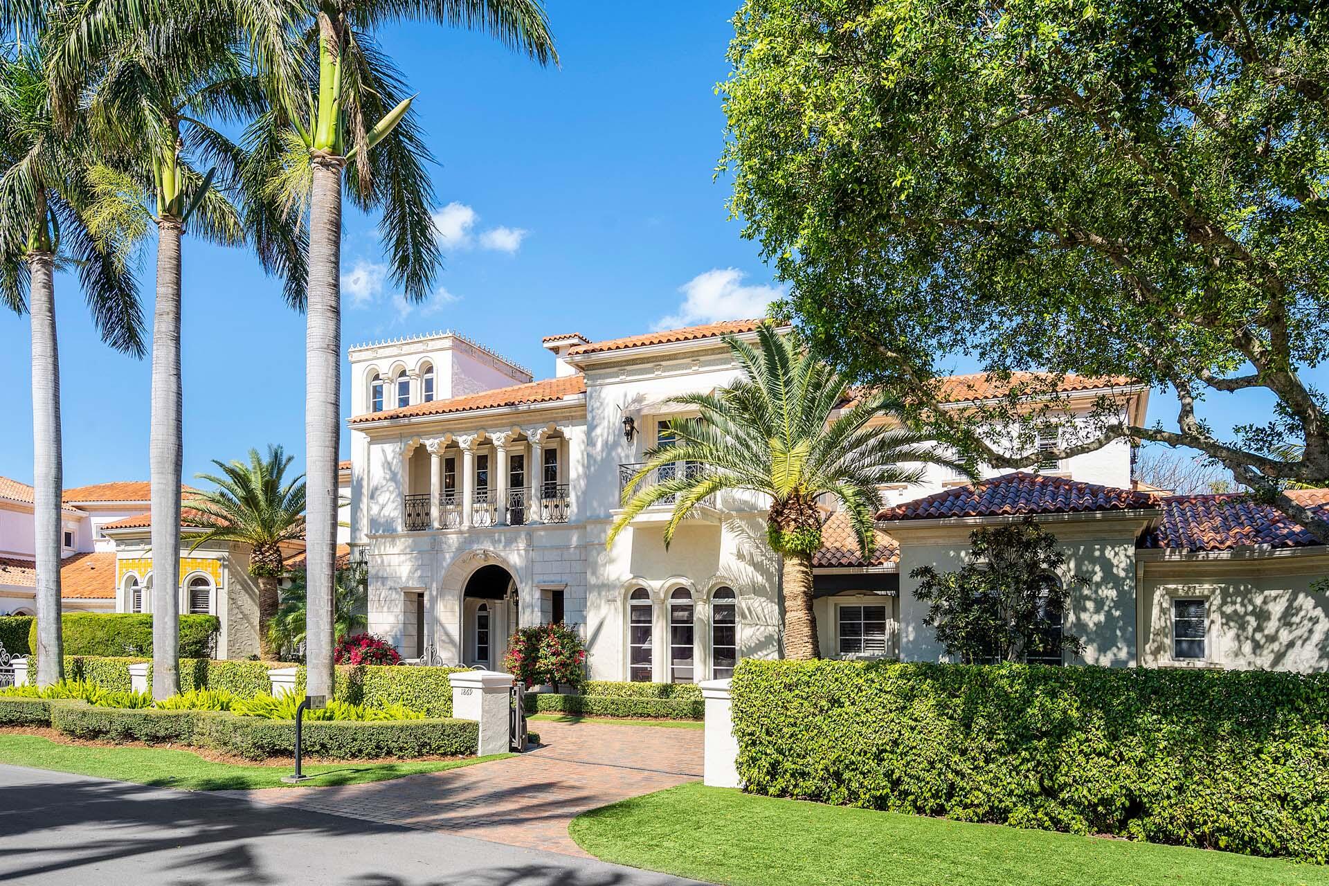 ROYAL PALM YACHT & COUNTRY CLUB - Residential