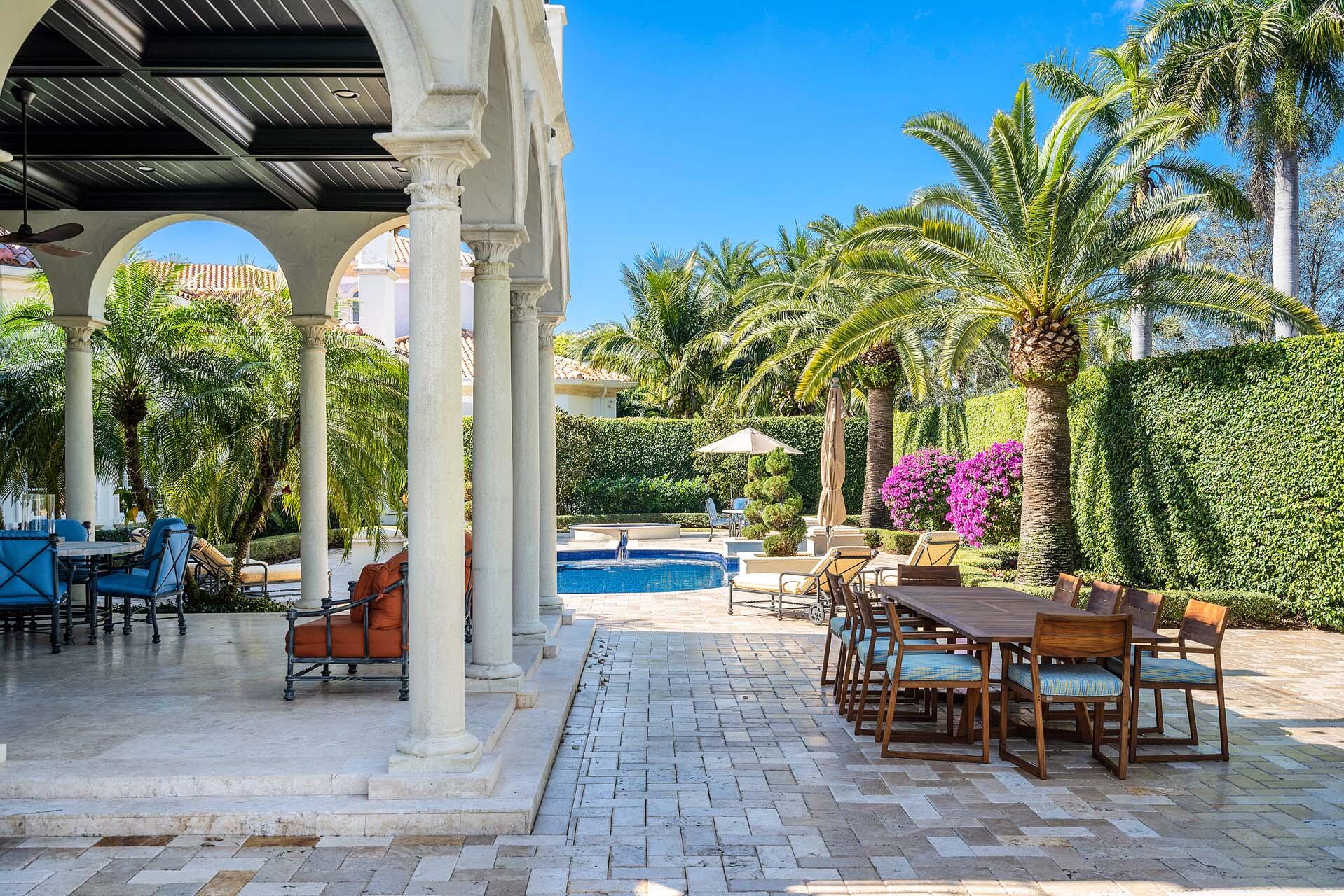ROYAL PALM YACHT & COUNTRY CLUB - Residential