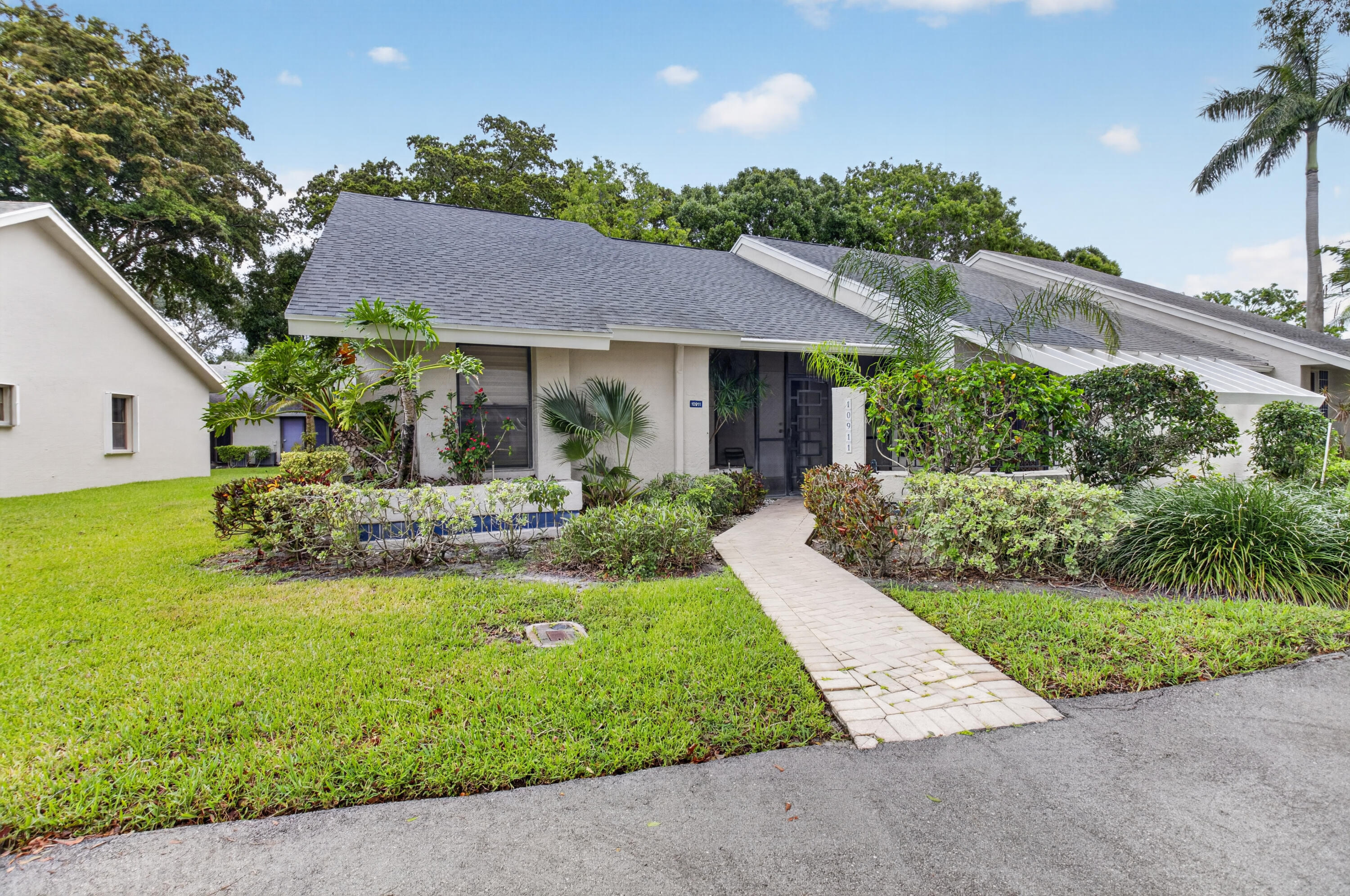 WATERBERRY VILLAS - Residential