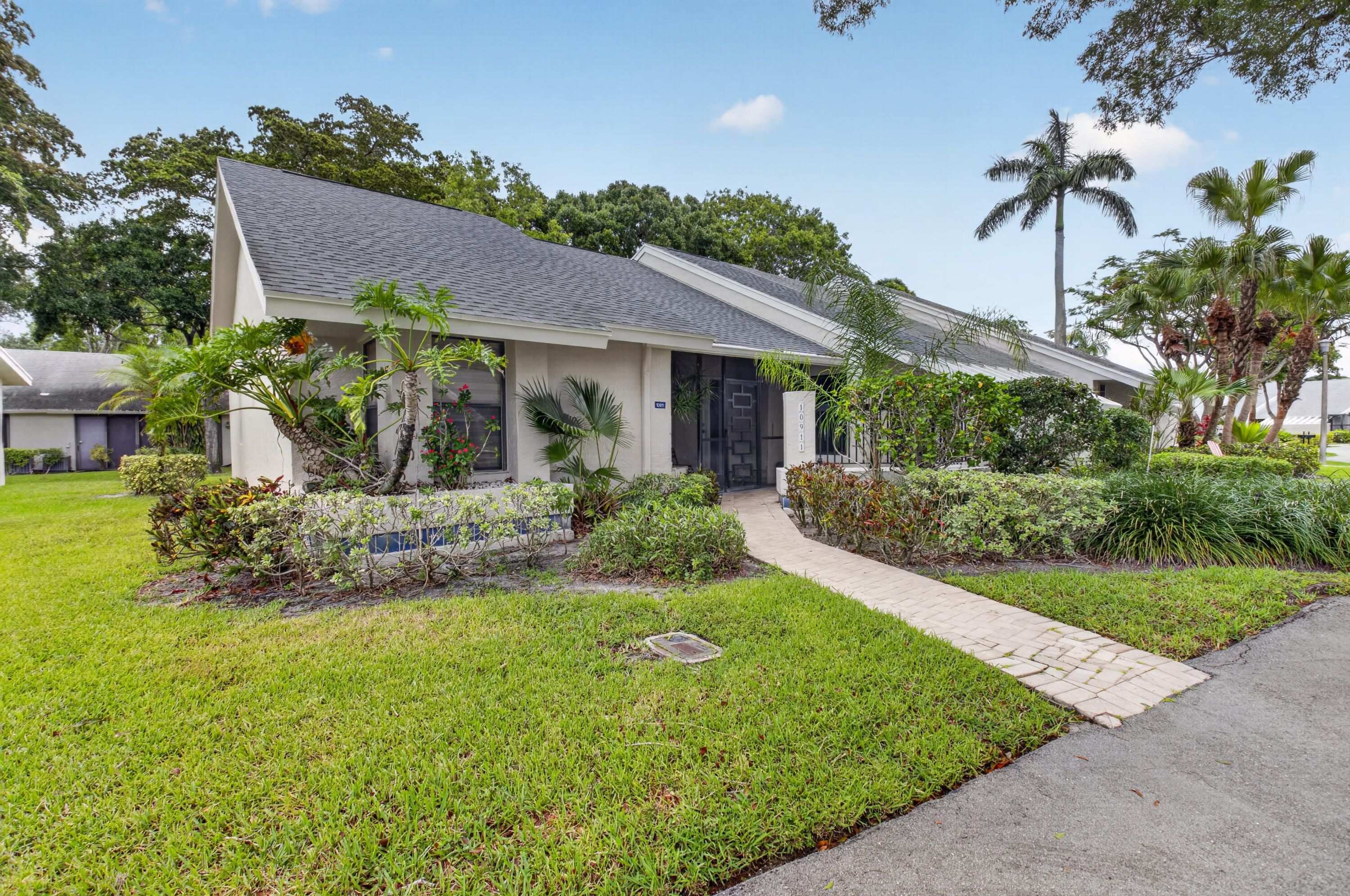 WATERBERRY VILLAS - Residential