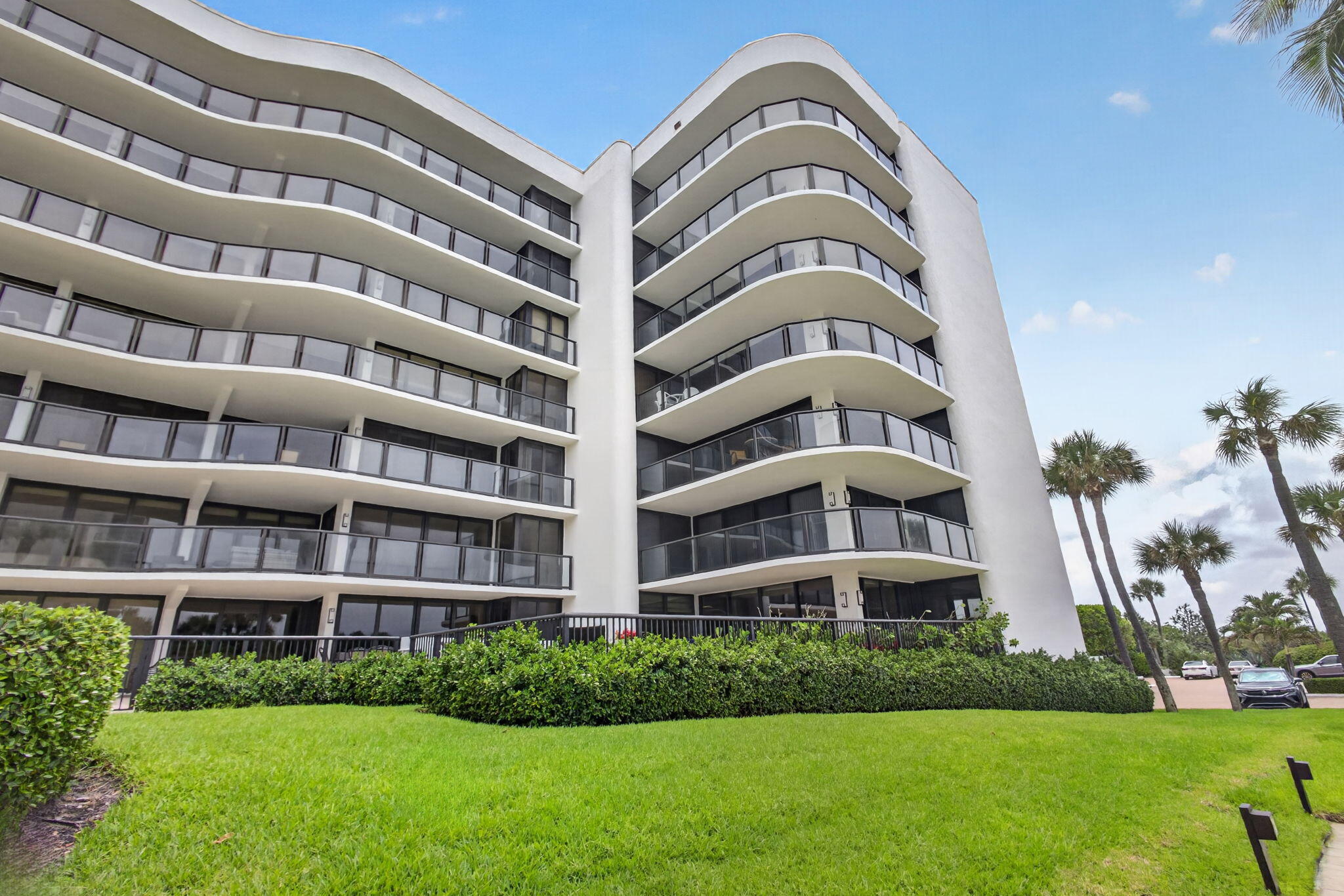 HALCYON OF PALM BEACH - Residential