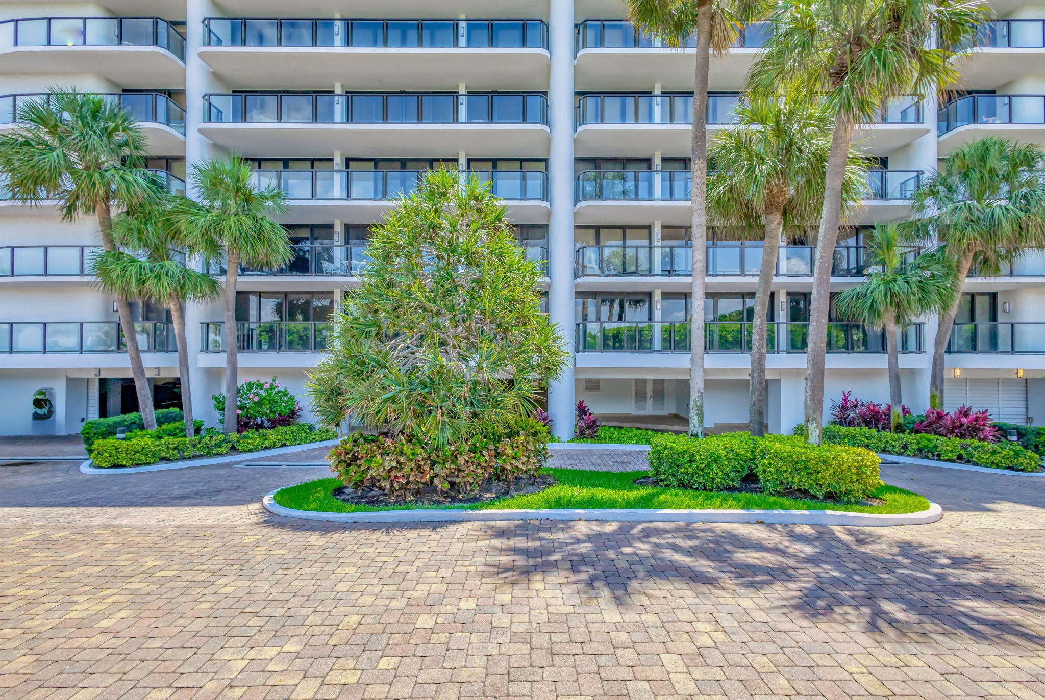 HALCYON OF PALM BEACH - Residential