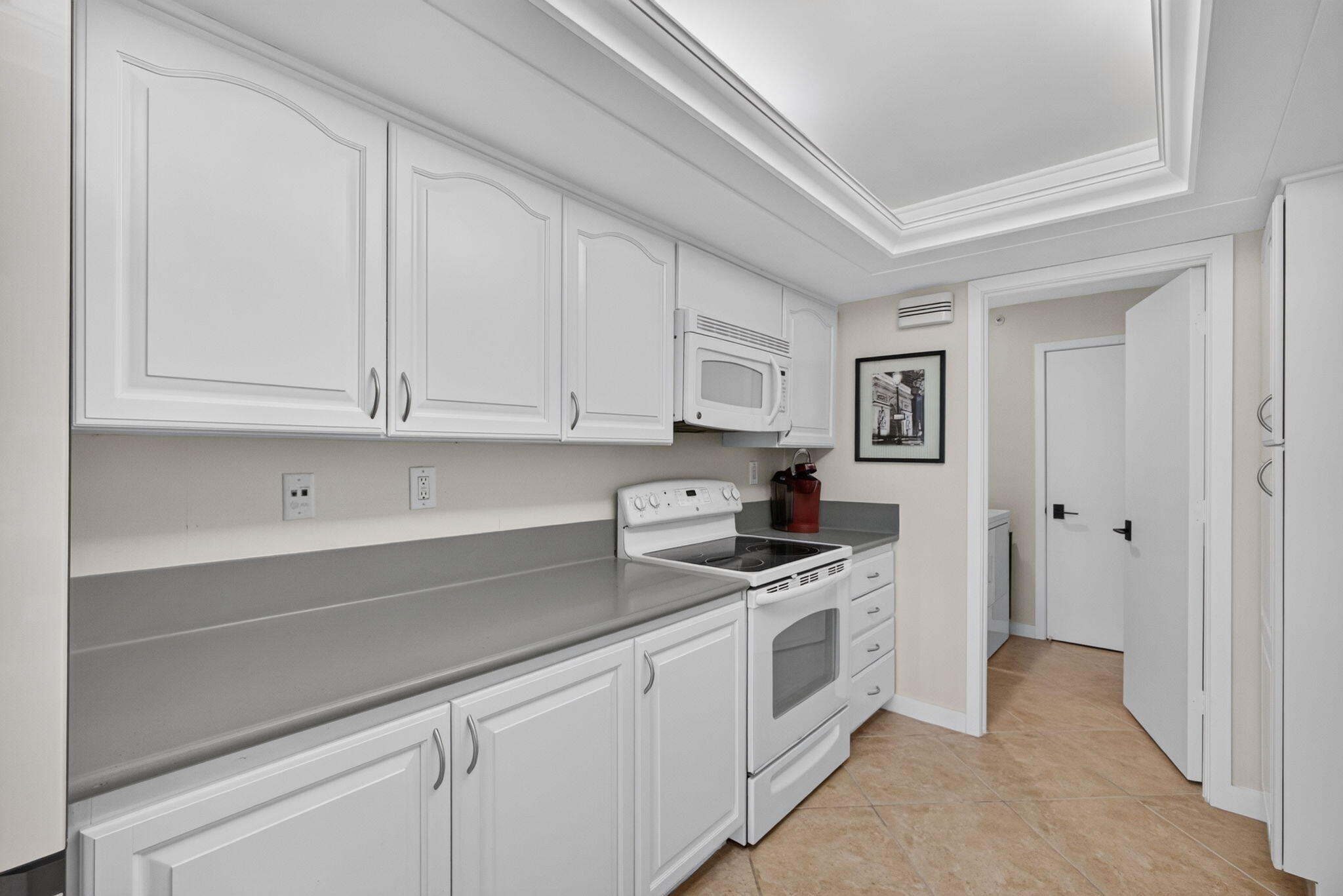 HALCYON OF PALM BEACH - Residential