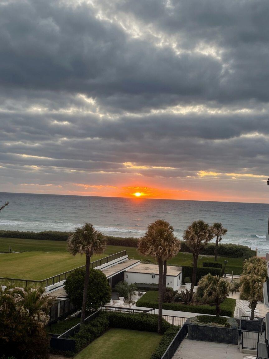 HALCYON OF PALM BEACH - Residential
