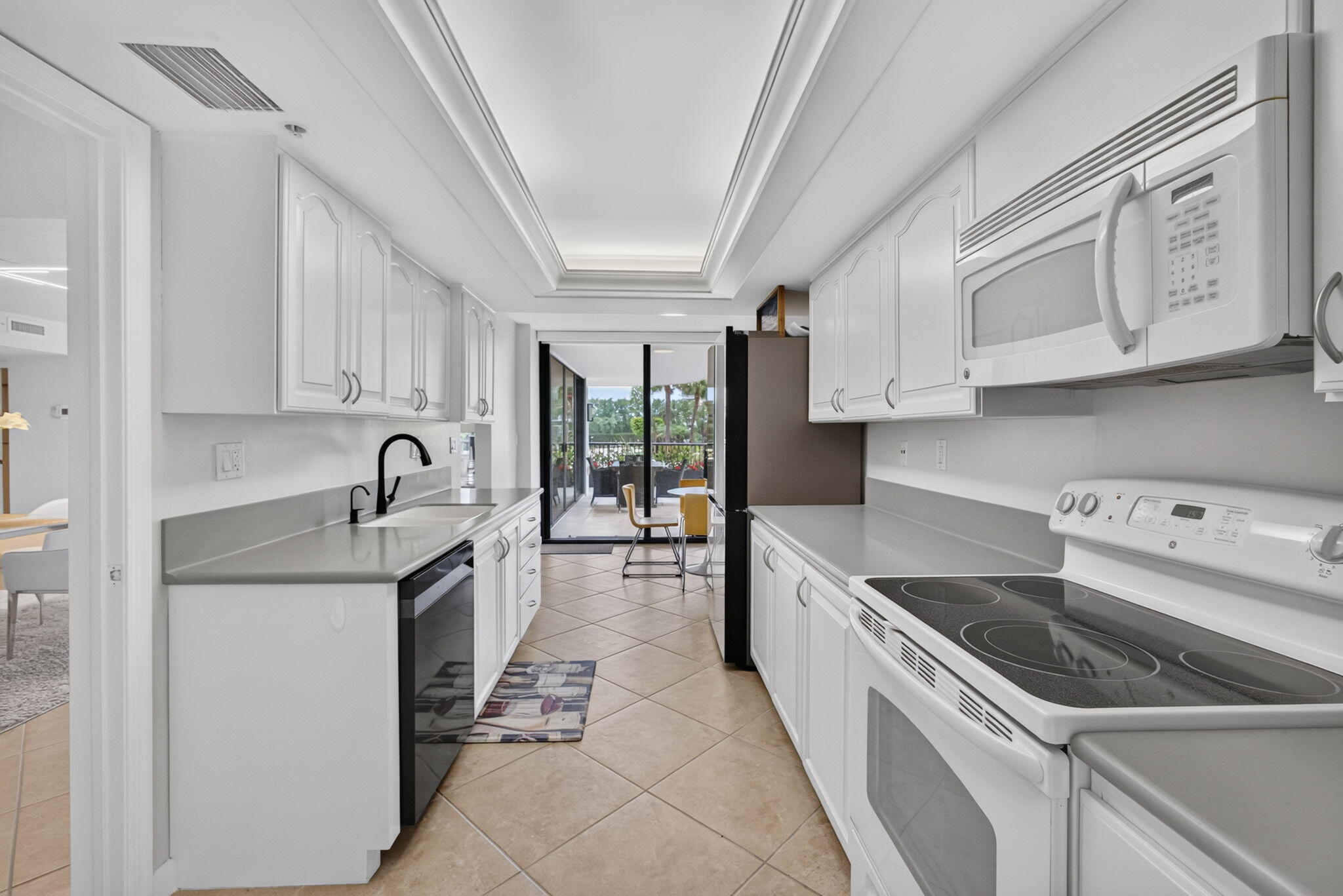 HALCYON OF PALM BEACH - Residential