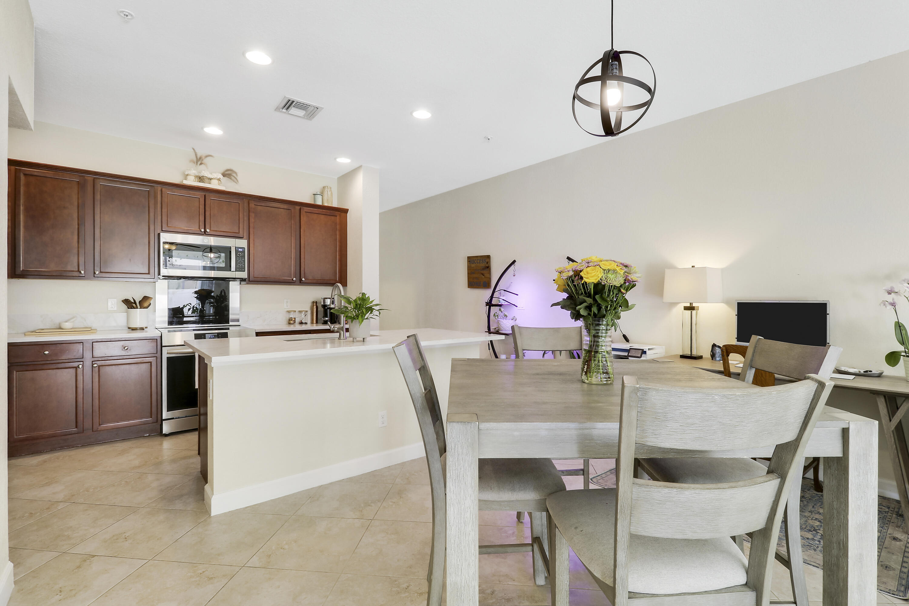 RIVER MARINA - Residential Lease