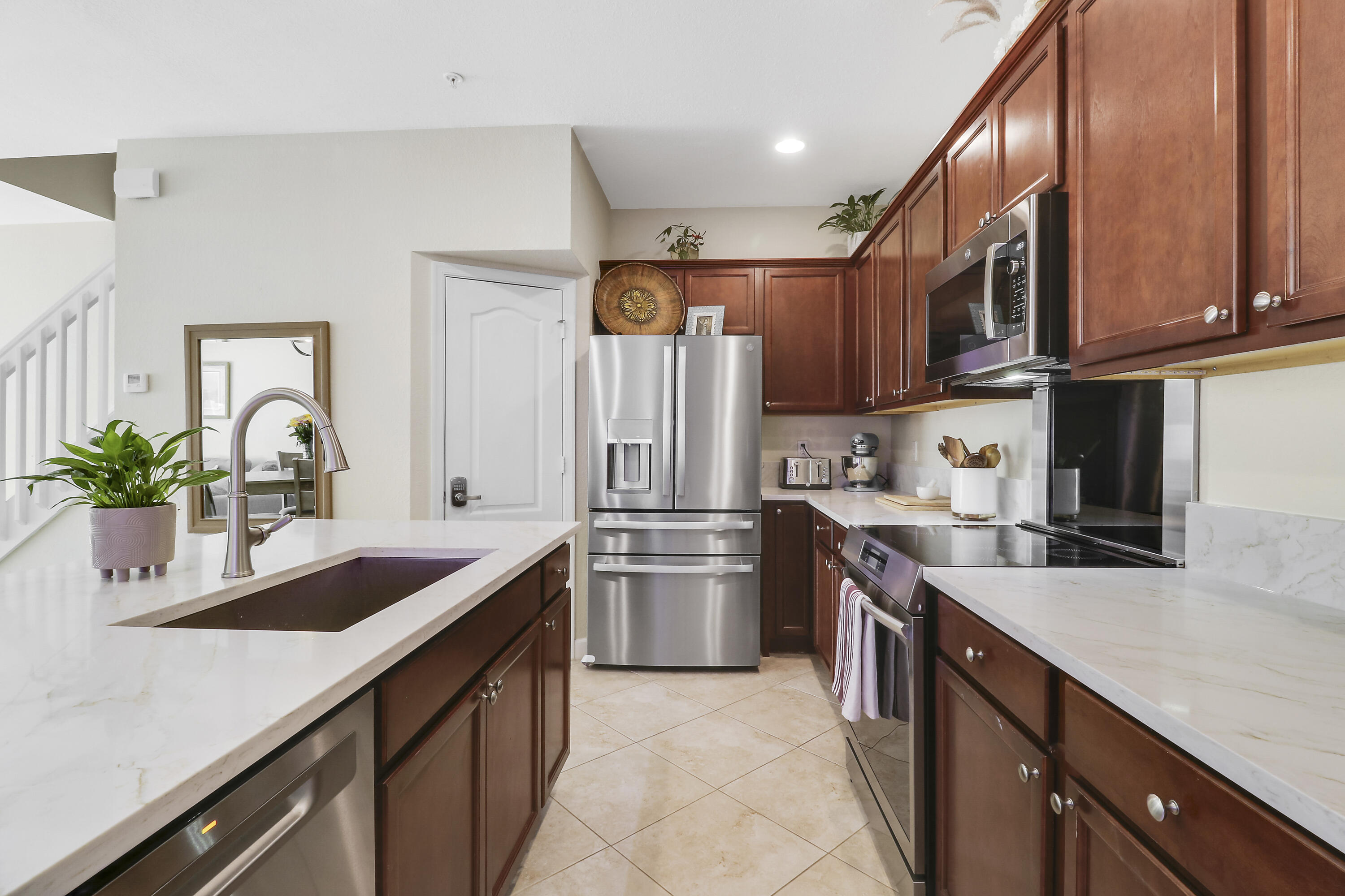 RIVER MARINA - Residential Lease