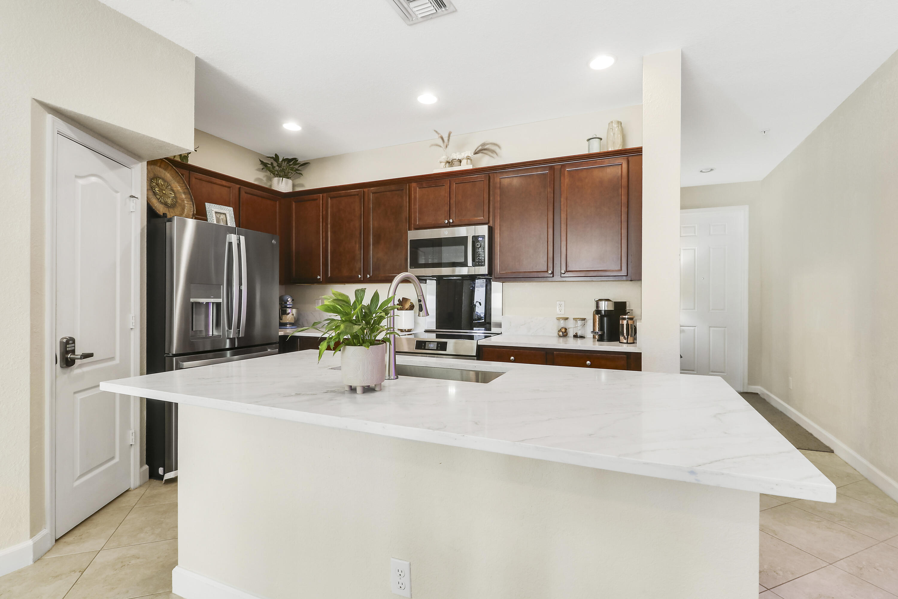 RIVER MARINA - Residential Lease