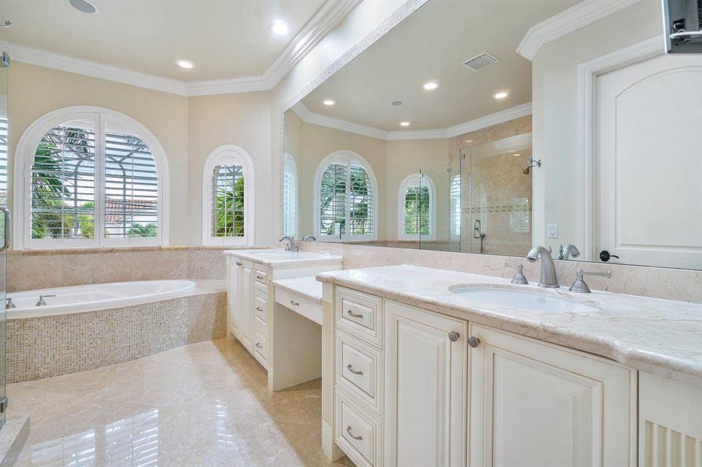 CORAL KEY VILLAS 1ST SEC - Residential