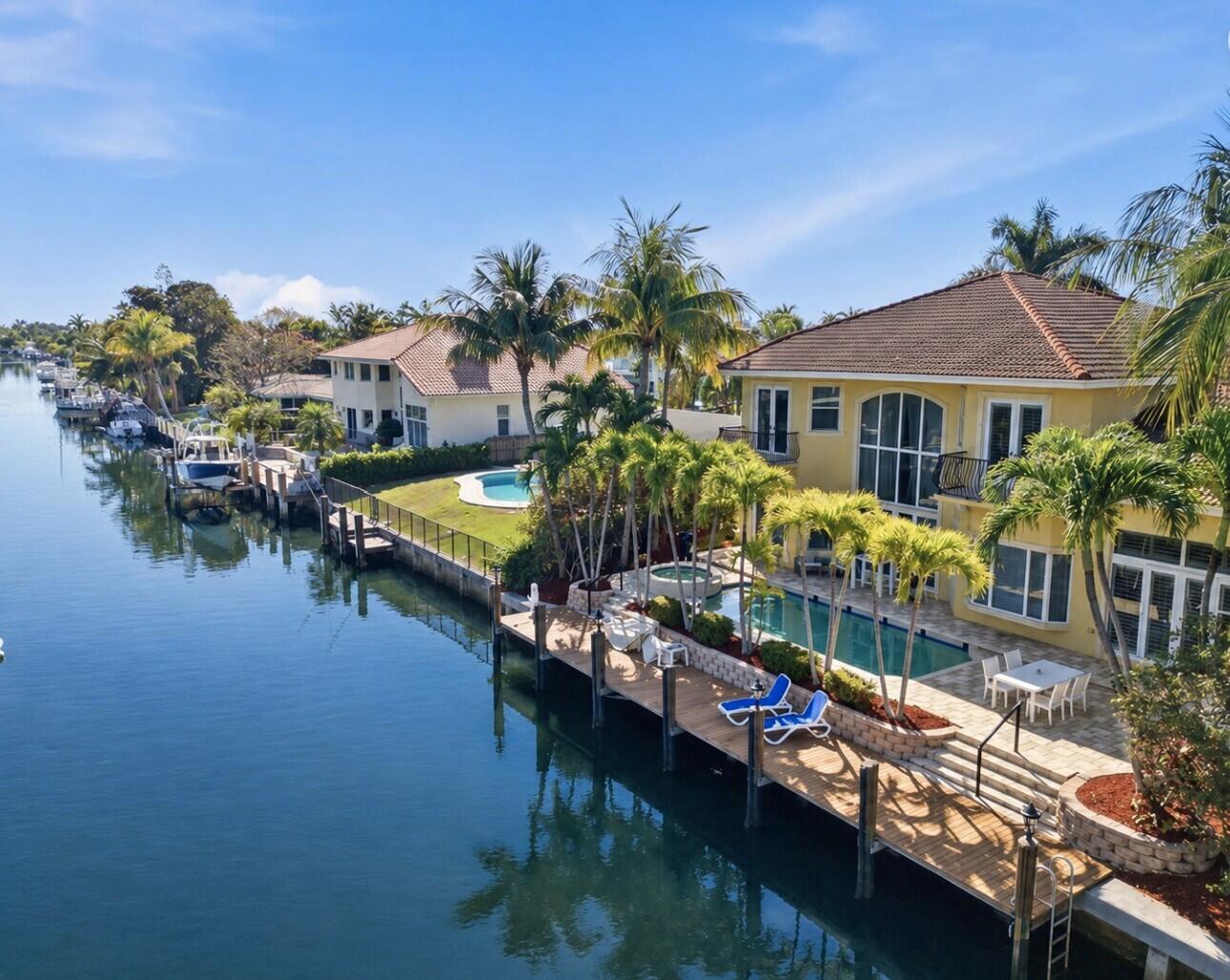 CORAL KEY VILLAS 1ST SEC - Residential