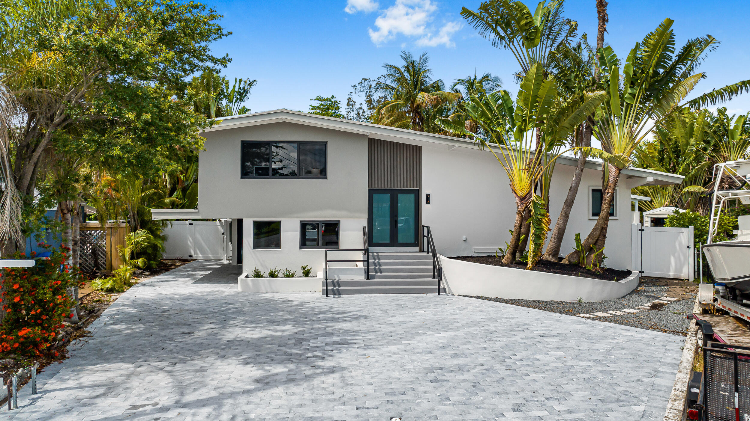 LAUDERDALE ISLES NO 2-BLK 10 - Residential Lease