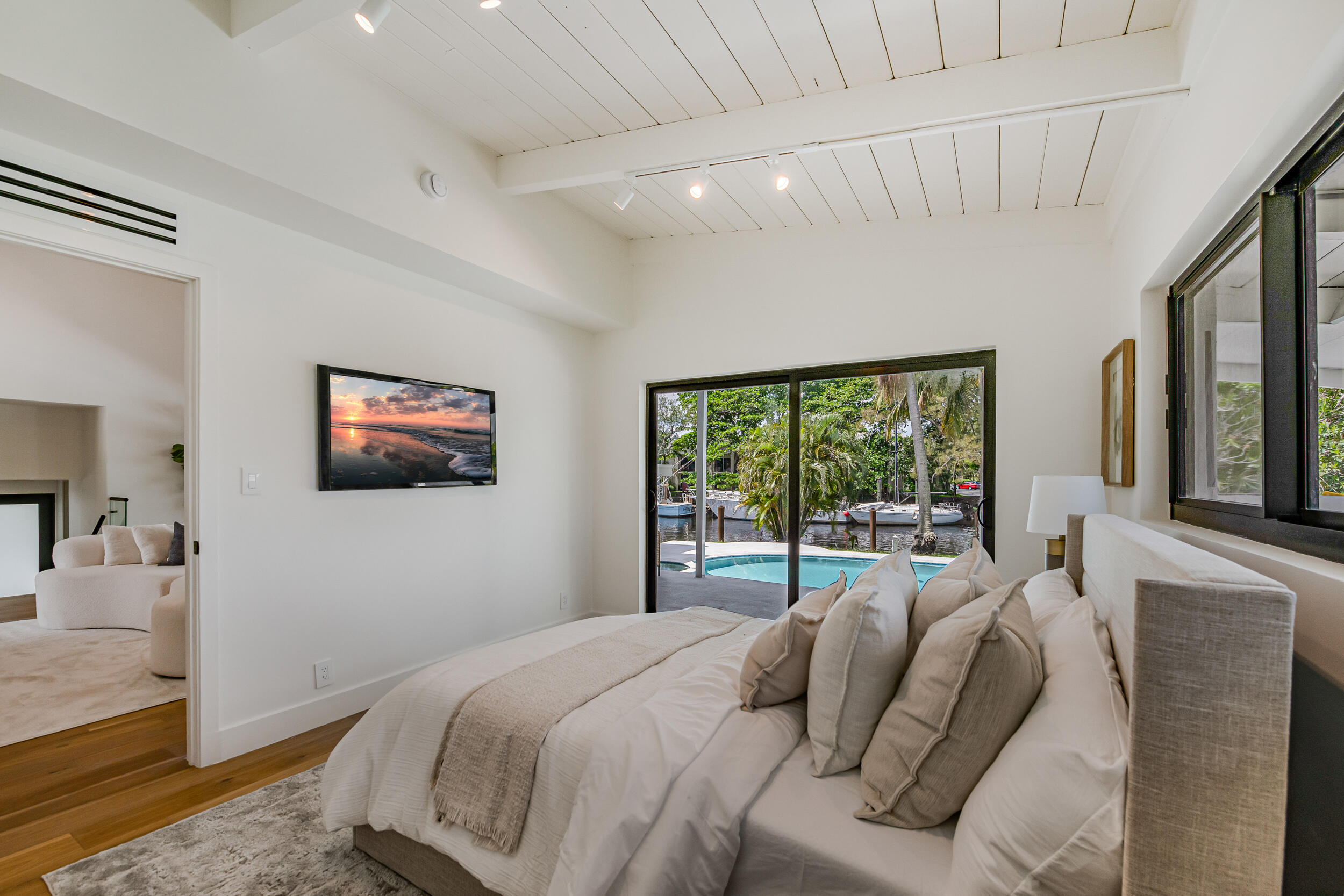 LAUDERDALE ISLES NO 2-BLK 10 - Residential Lease