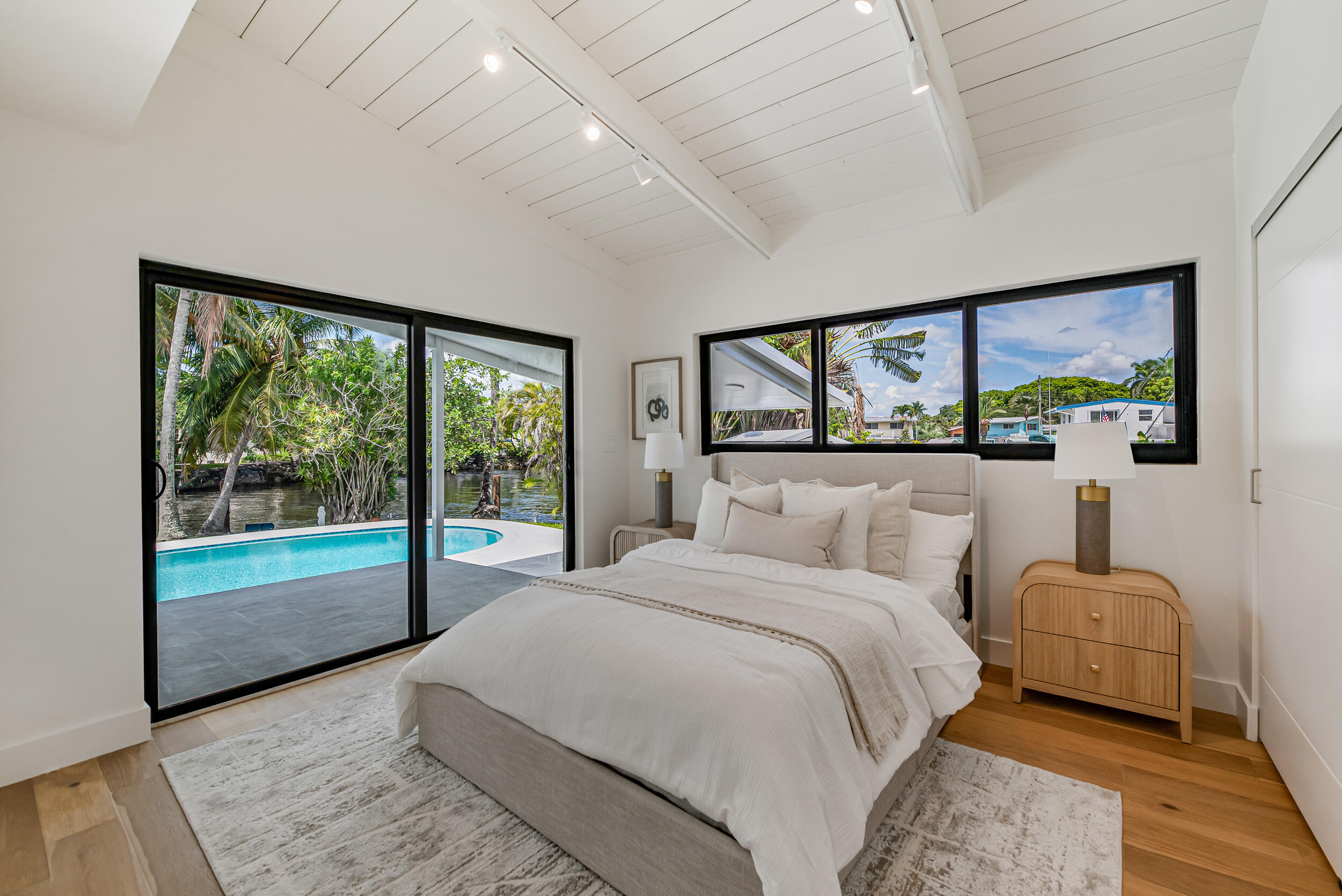 LAUDERDALE ISLES NO 2-BLK 10 - Residential Lease
