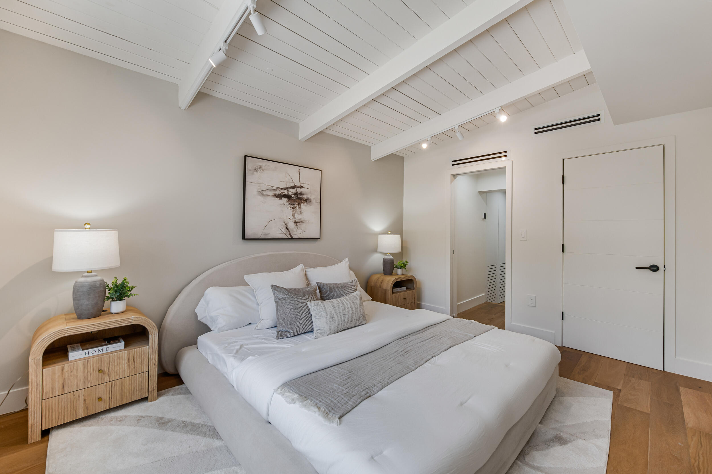 LAUDERDALE ISLES NO 2-BLK 10 - Residential Lease