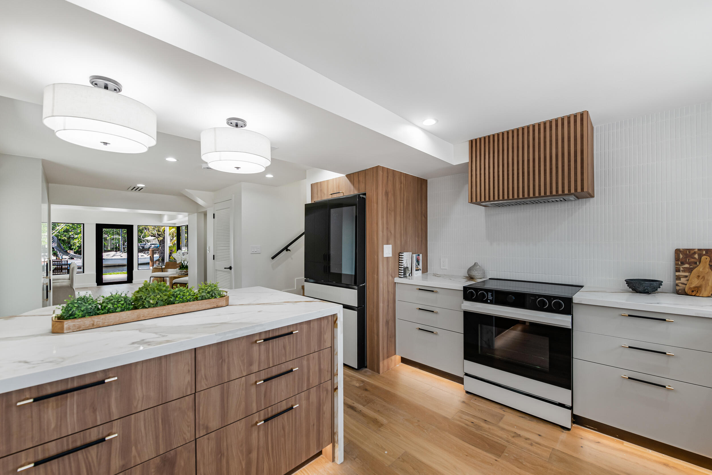 LAUDERDALE ISLES NO 2-BLK 10 - Residential Lease
