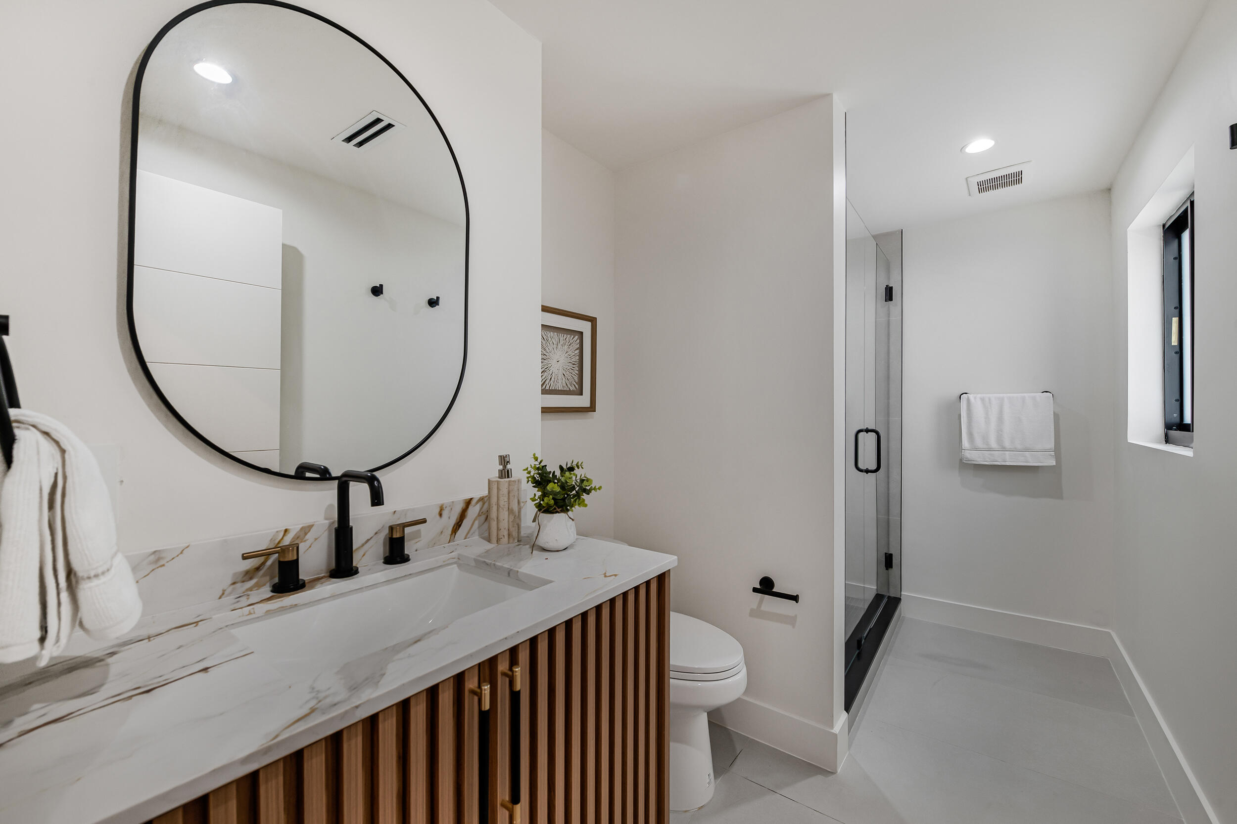 LAUDERDALE ISLES NO 2-BLK 10 - Residential Lease