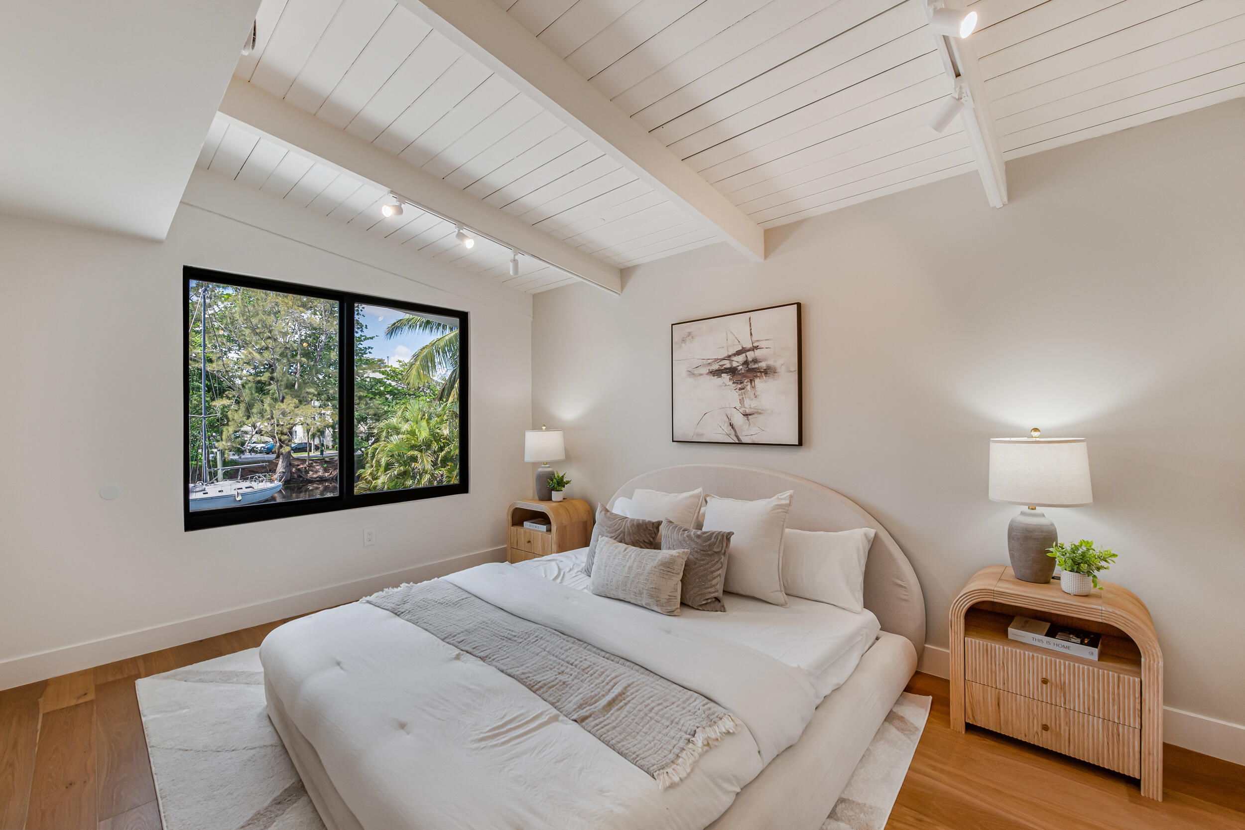 LAUDERDALE ISLES NO 2-BLK 10 - Residential Lease