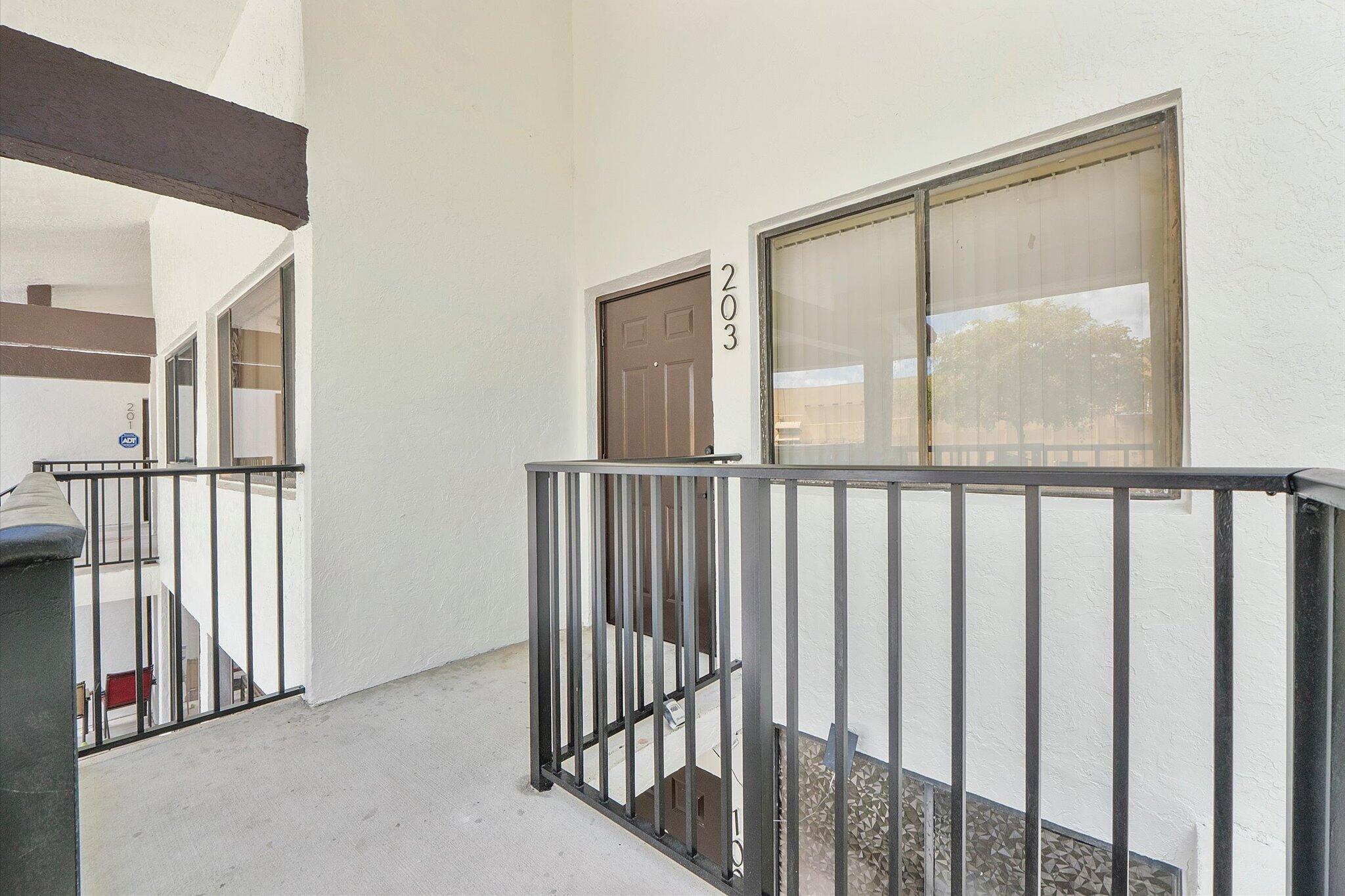 MIRA LAGO - Residential