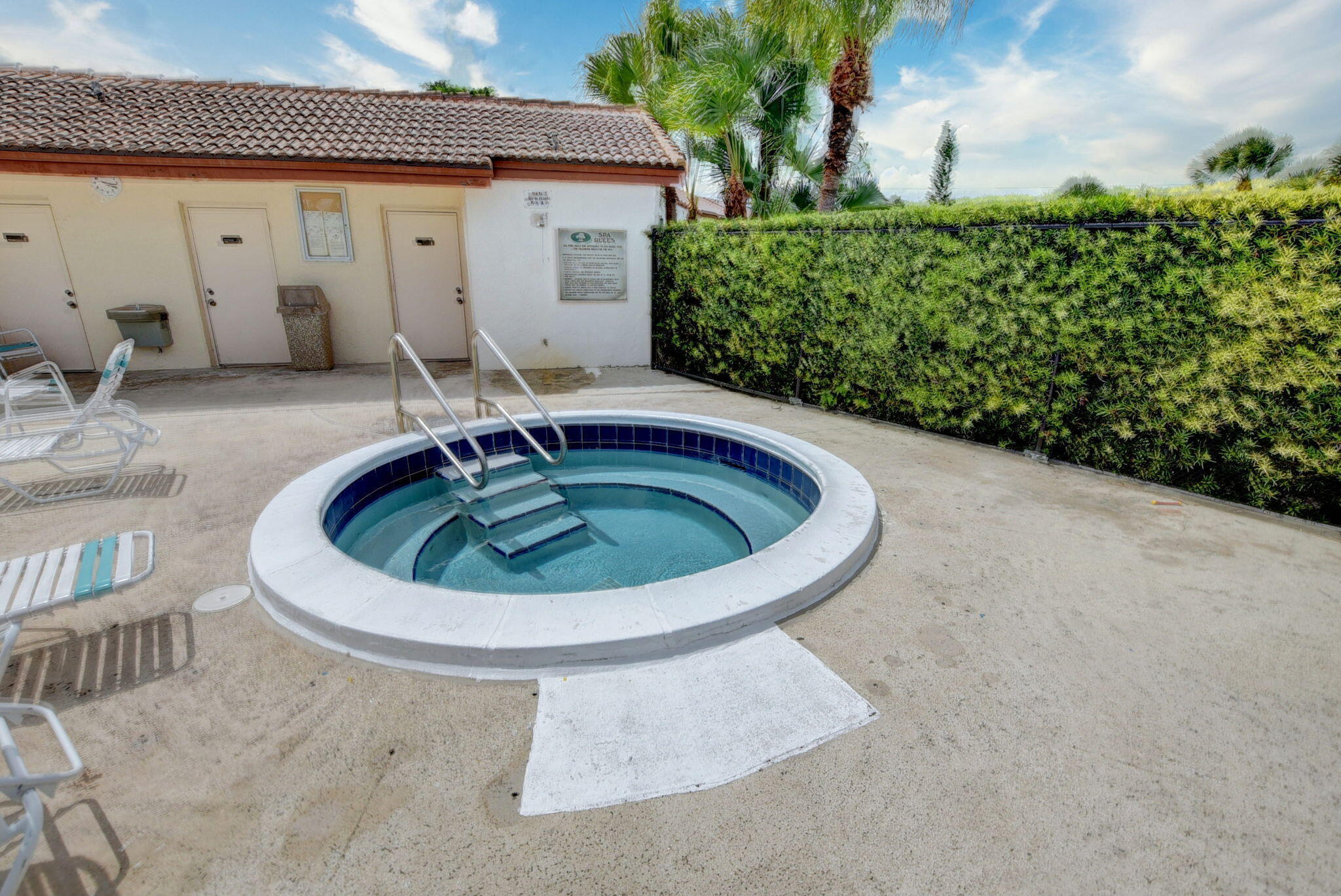BOCA PALMS - Residential