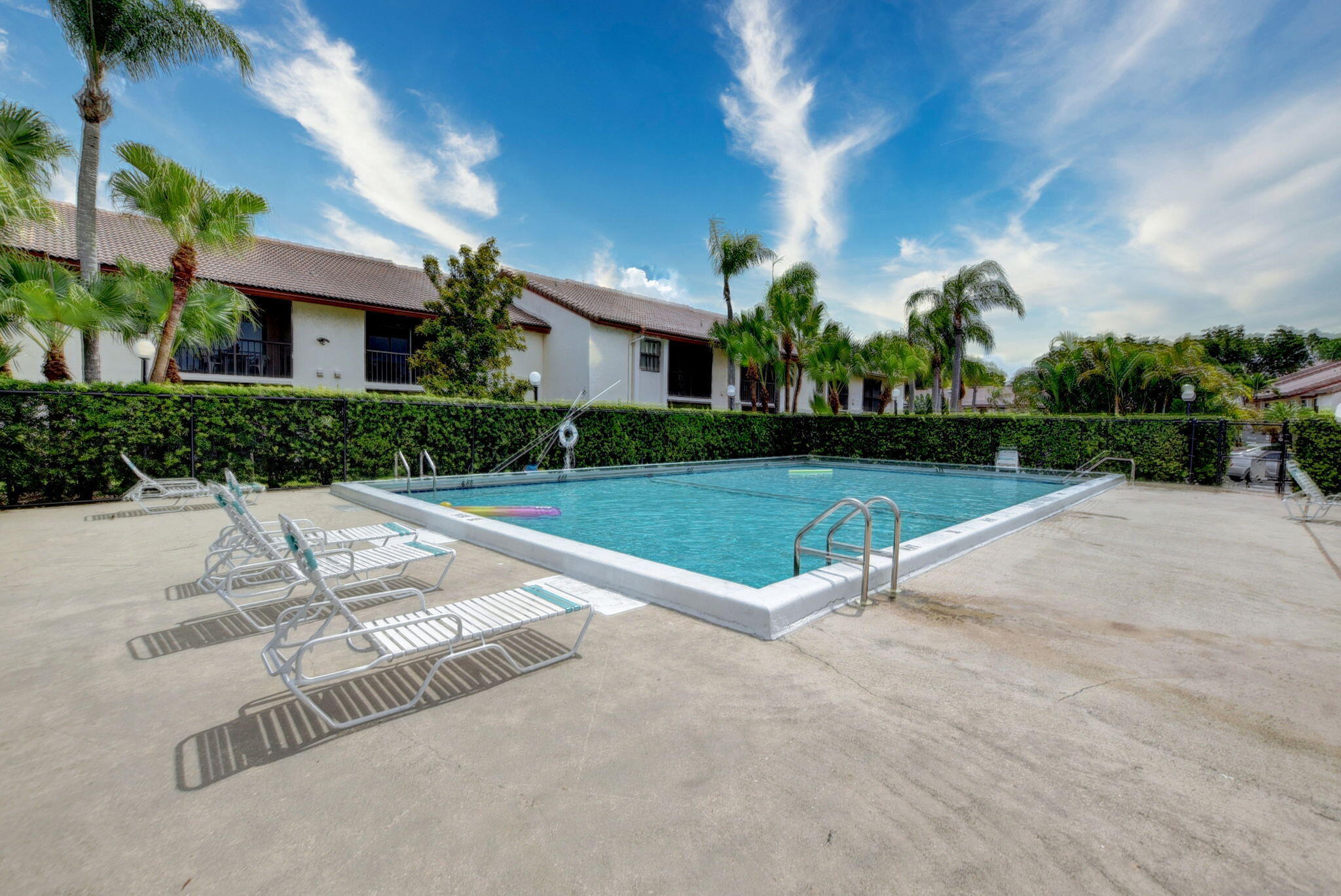 BOCA PALMS - Residential