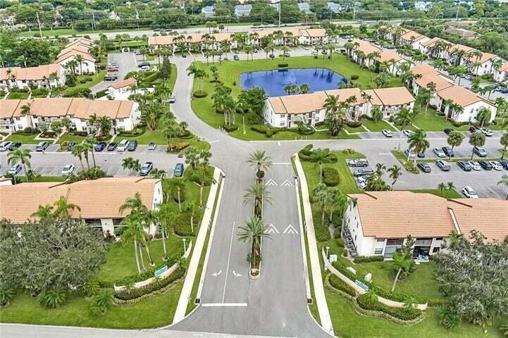 BOCA PALMS - Residential