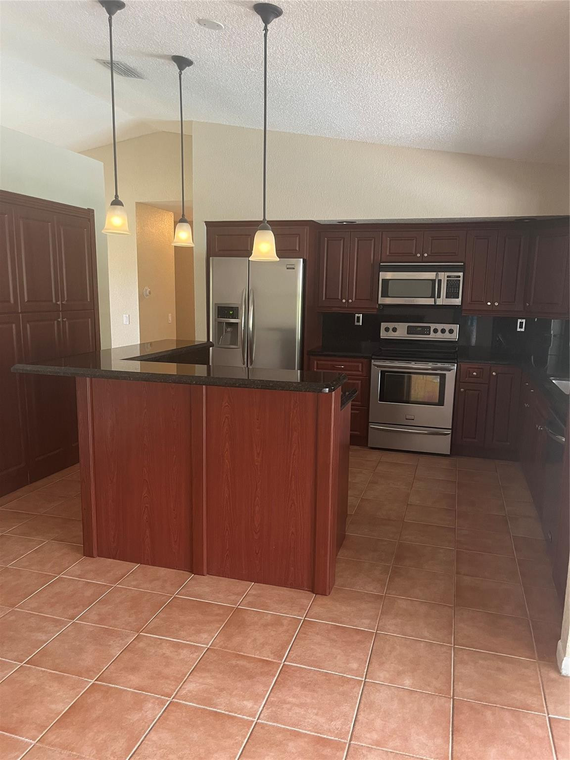 CYPRESS RUN - Residential