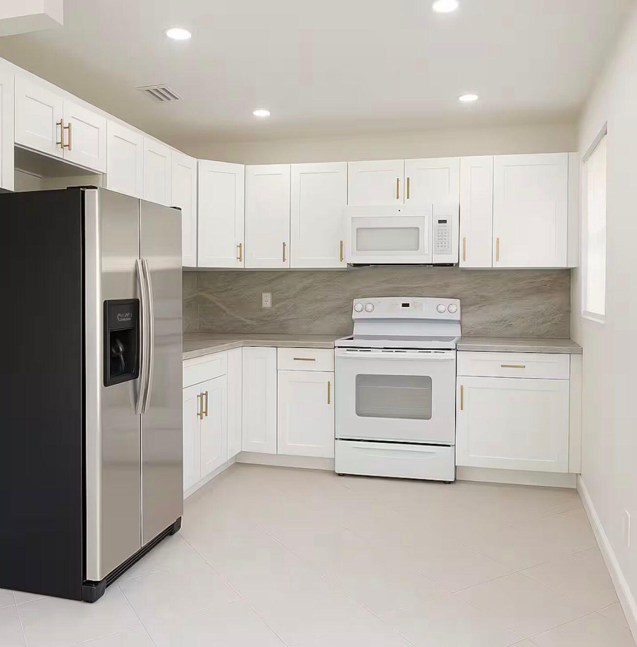 POMPANO BEACH HIGHLANDS 8TH SEC - Residential