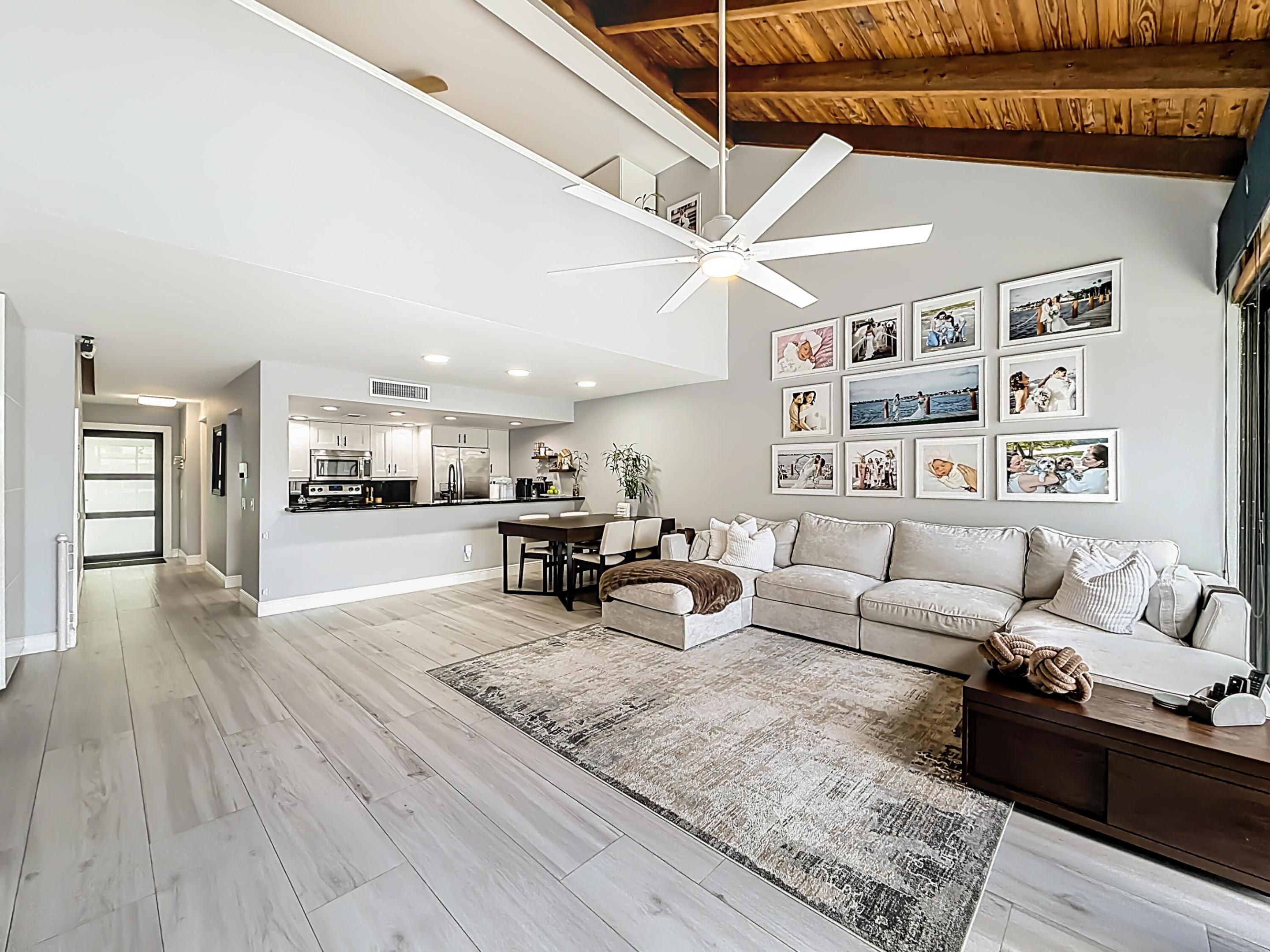 VILLAS LAKES - Residential