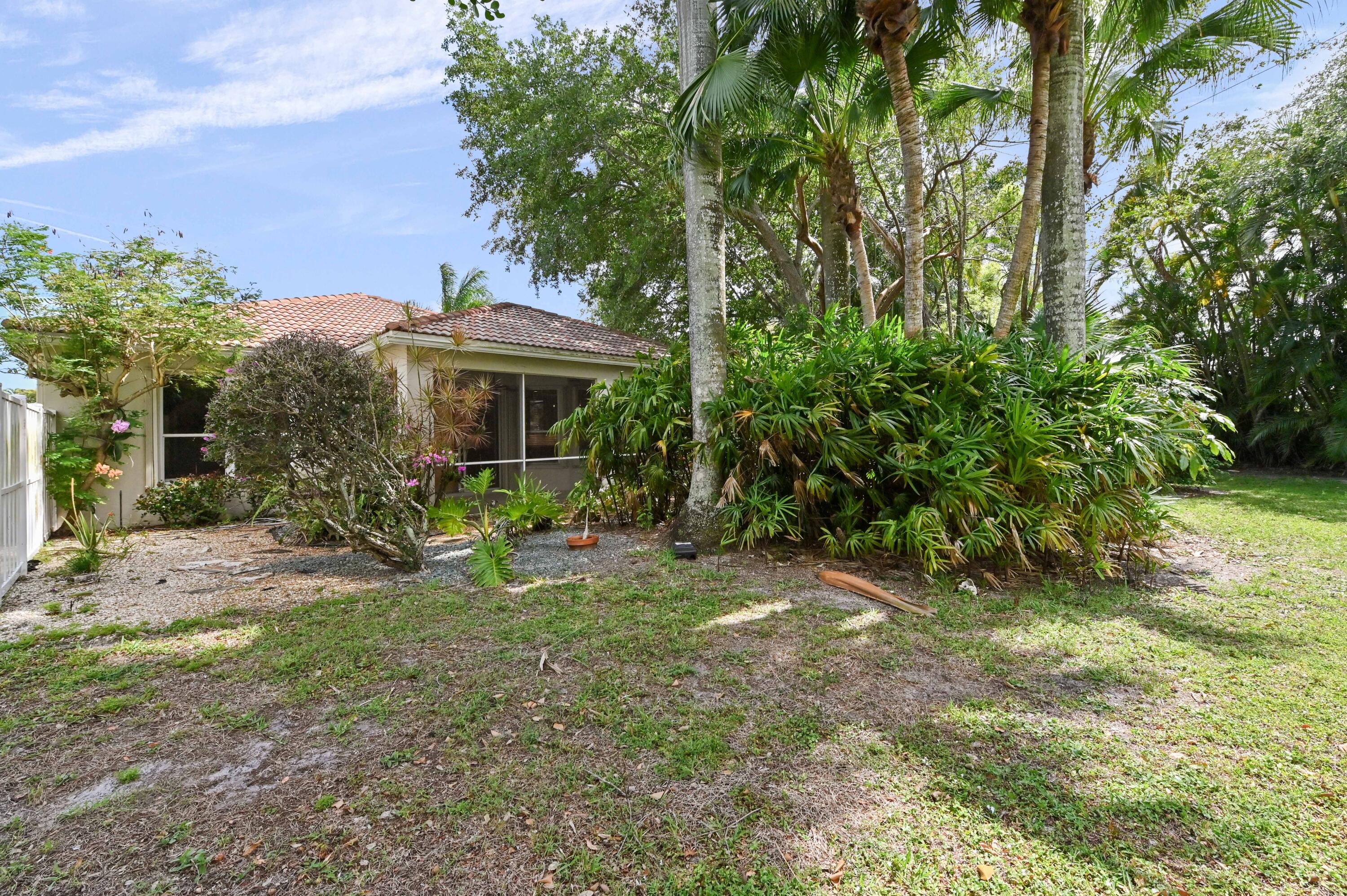CORAL LAKES - Residential