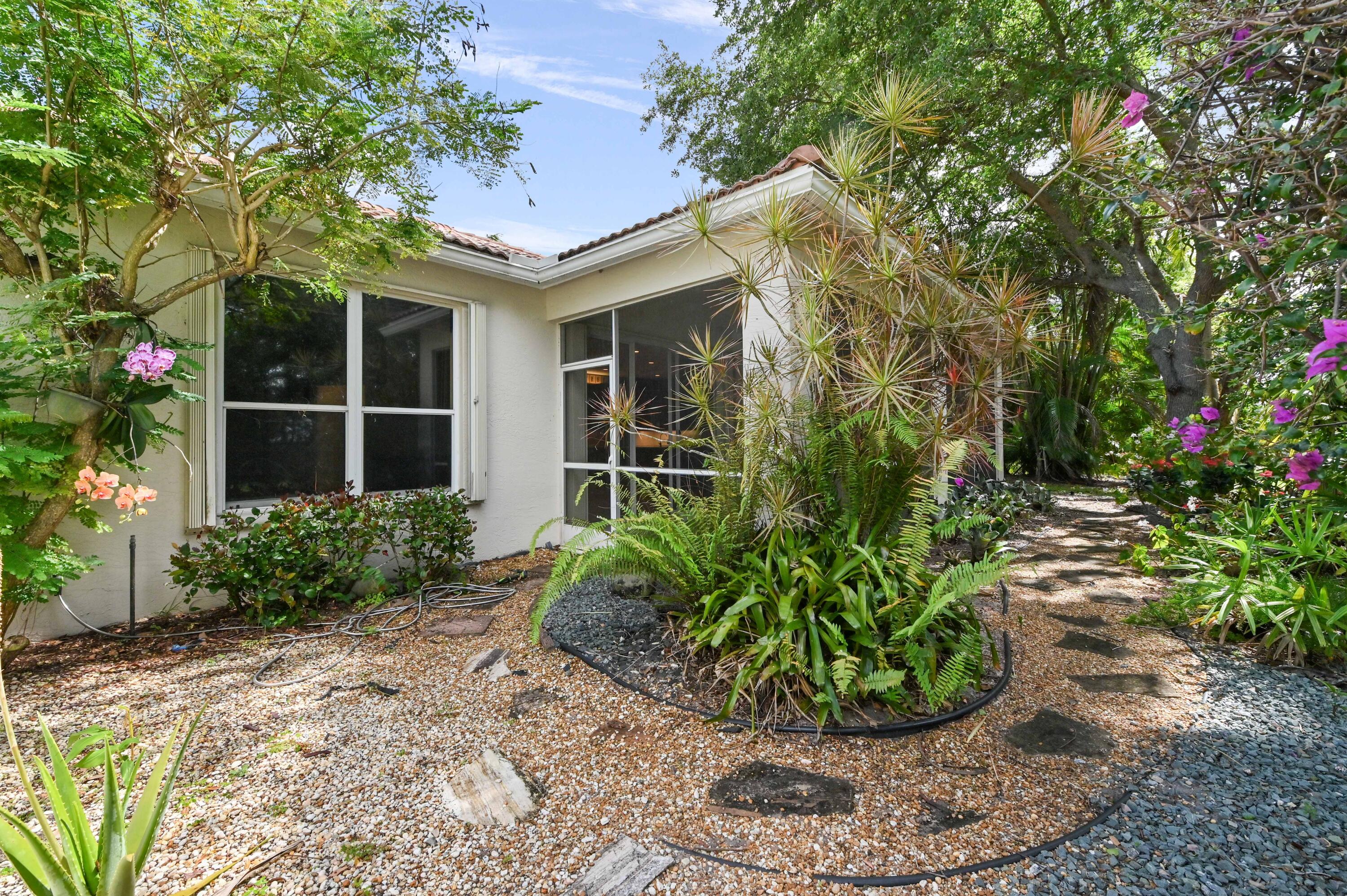 CORAL LAKES - Residential