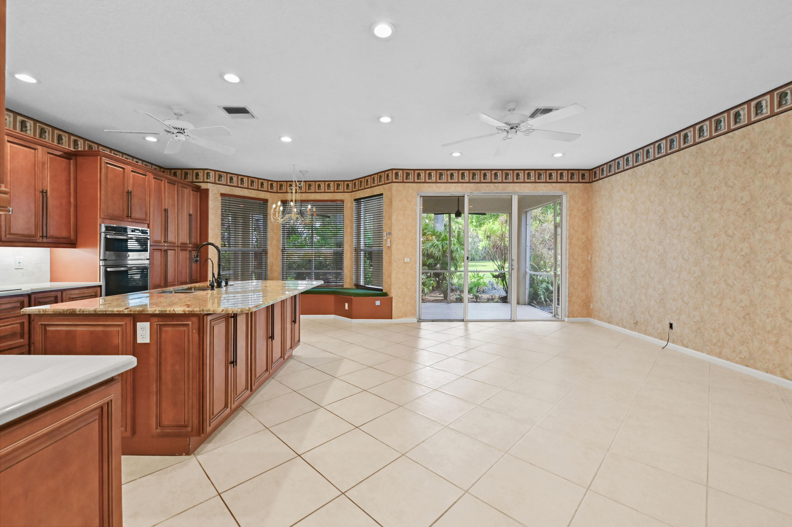 CORAL LAKES - Residential