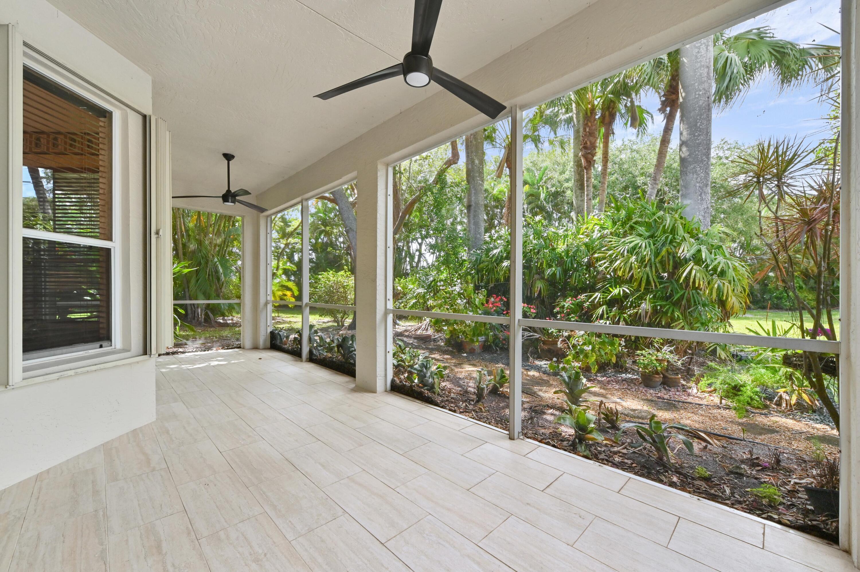 CORAL LAKES - Residential