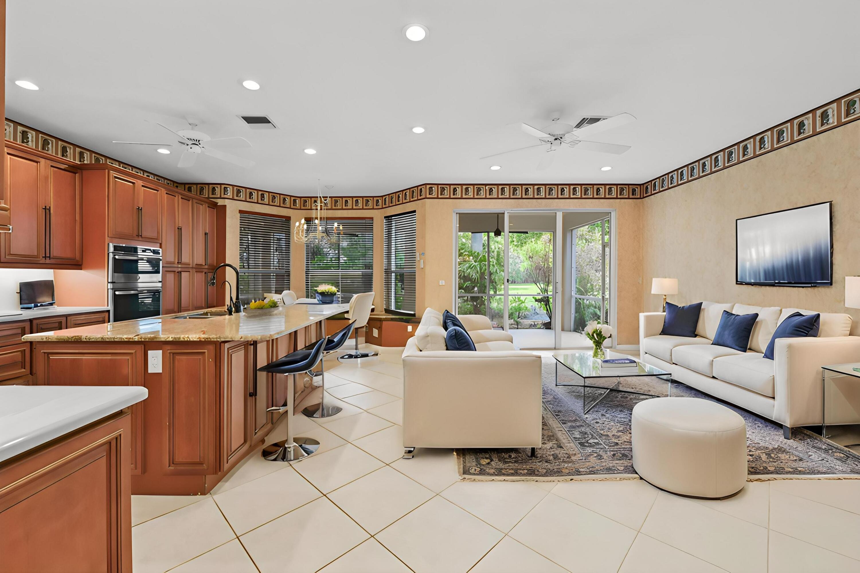 CORAL LAKES - Residential