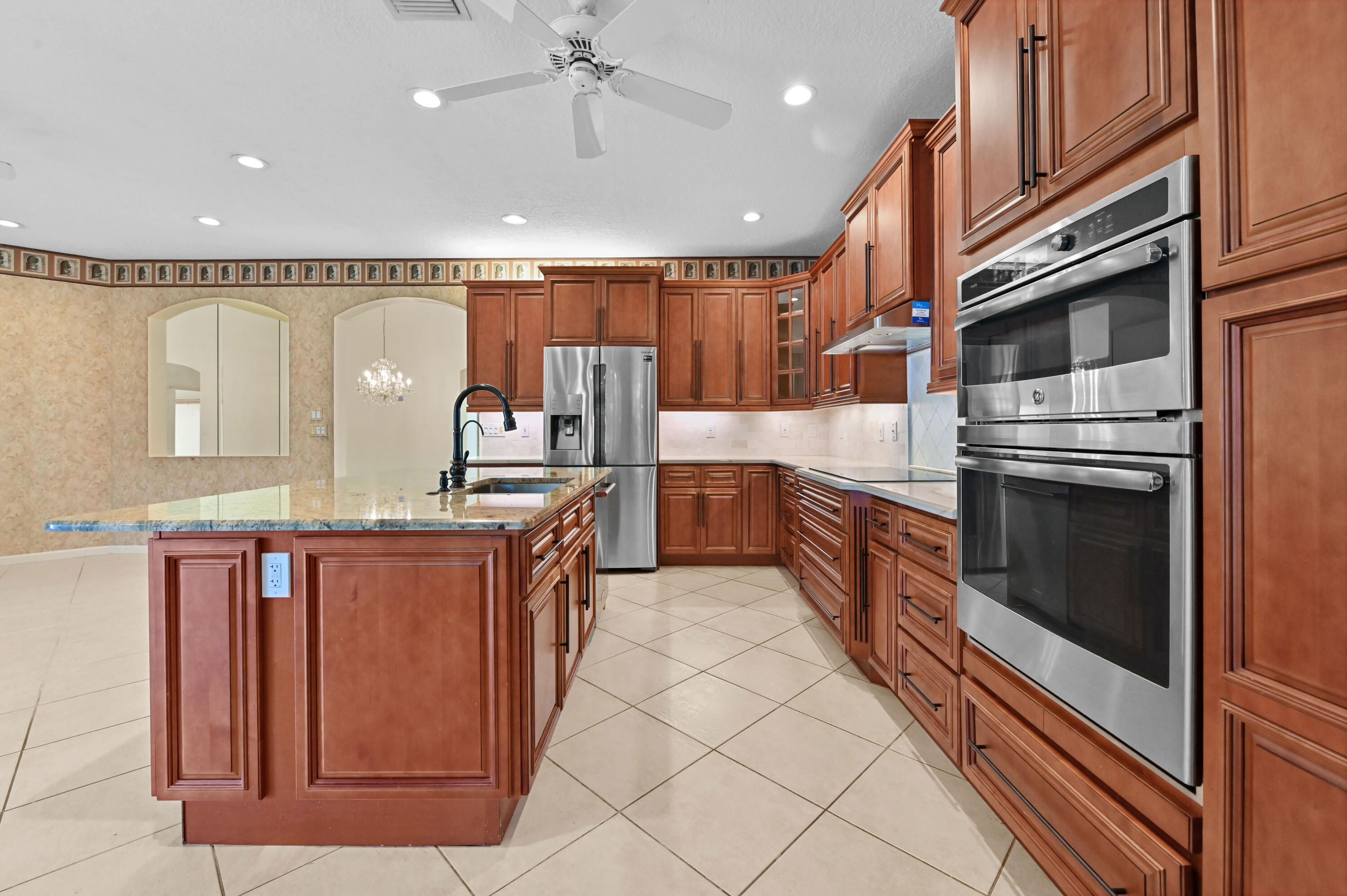 CORAL LAKES - Residential
