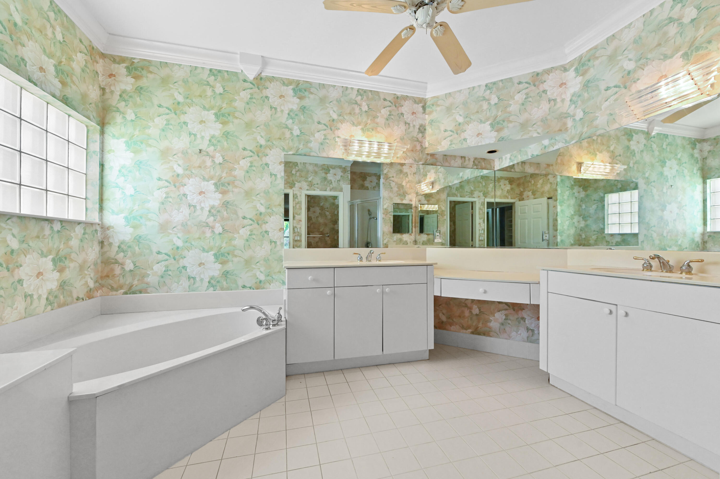 CORAL LAKES - Residential