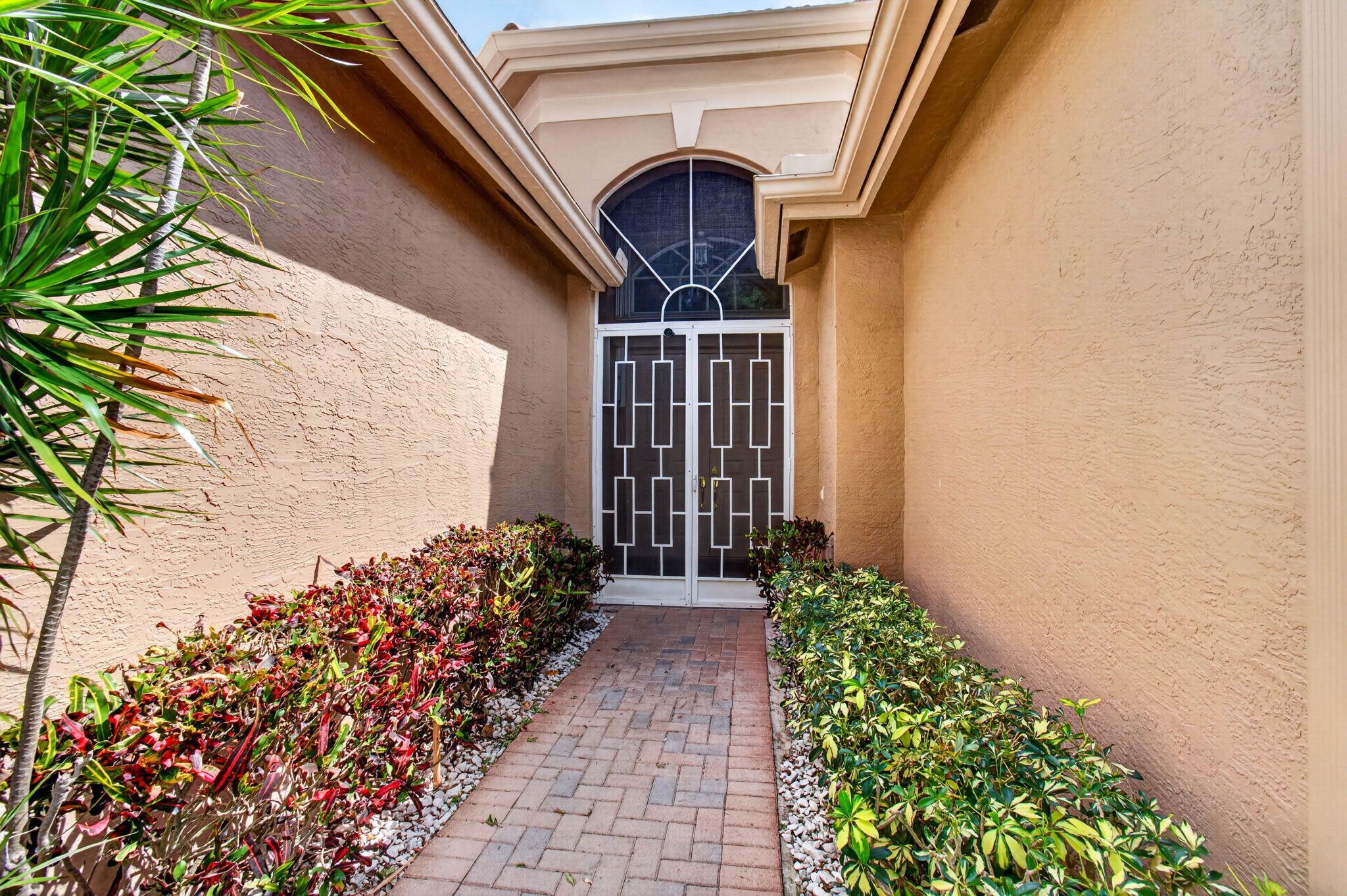 VALENCIA LAKES 1 - Residential