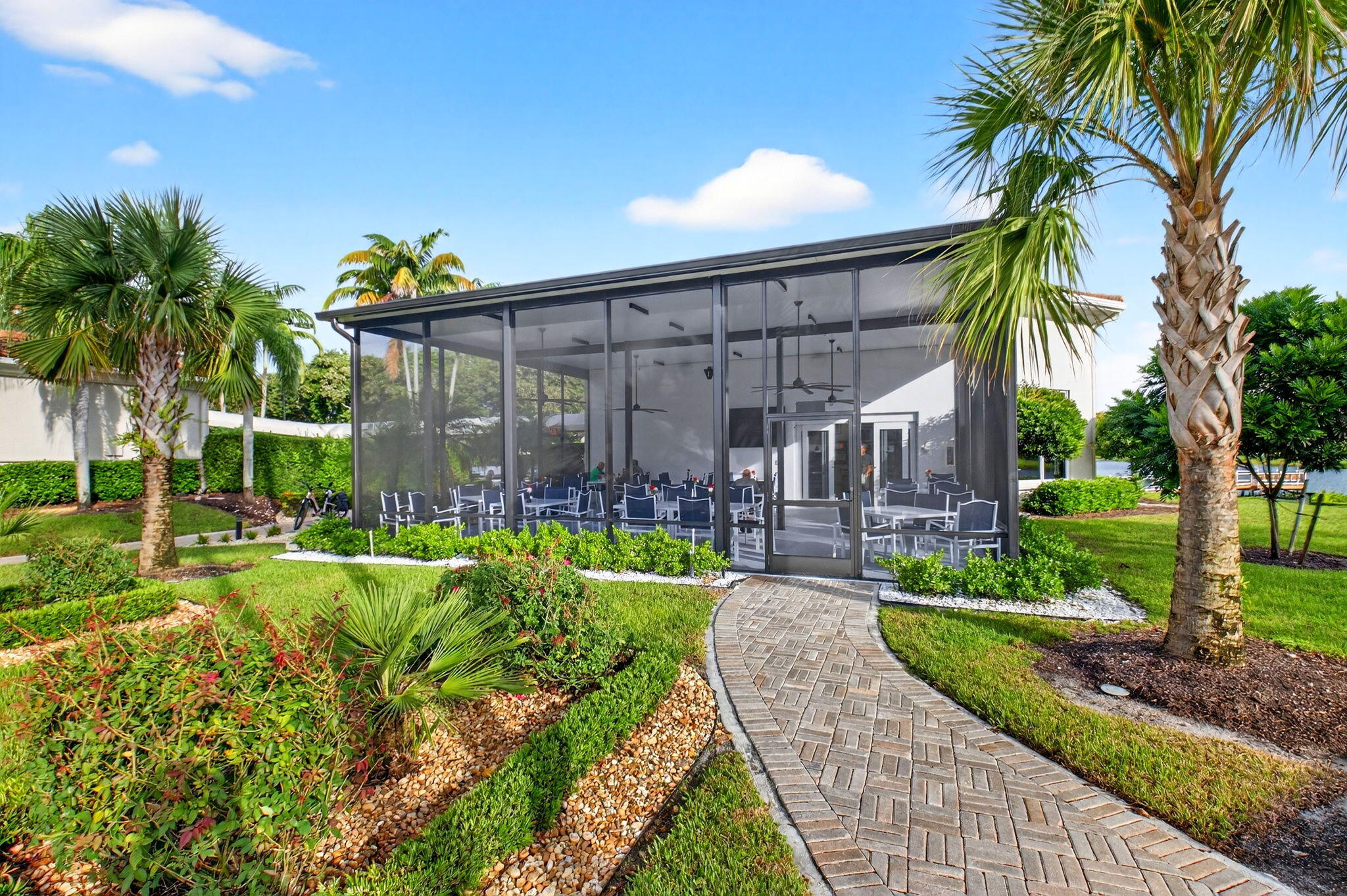 VALENCIA LAKES 1 - Residential
