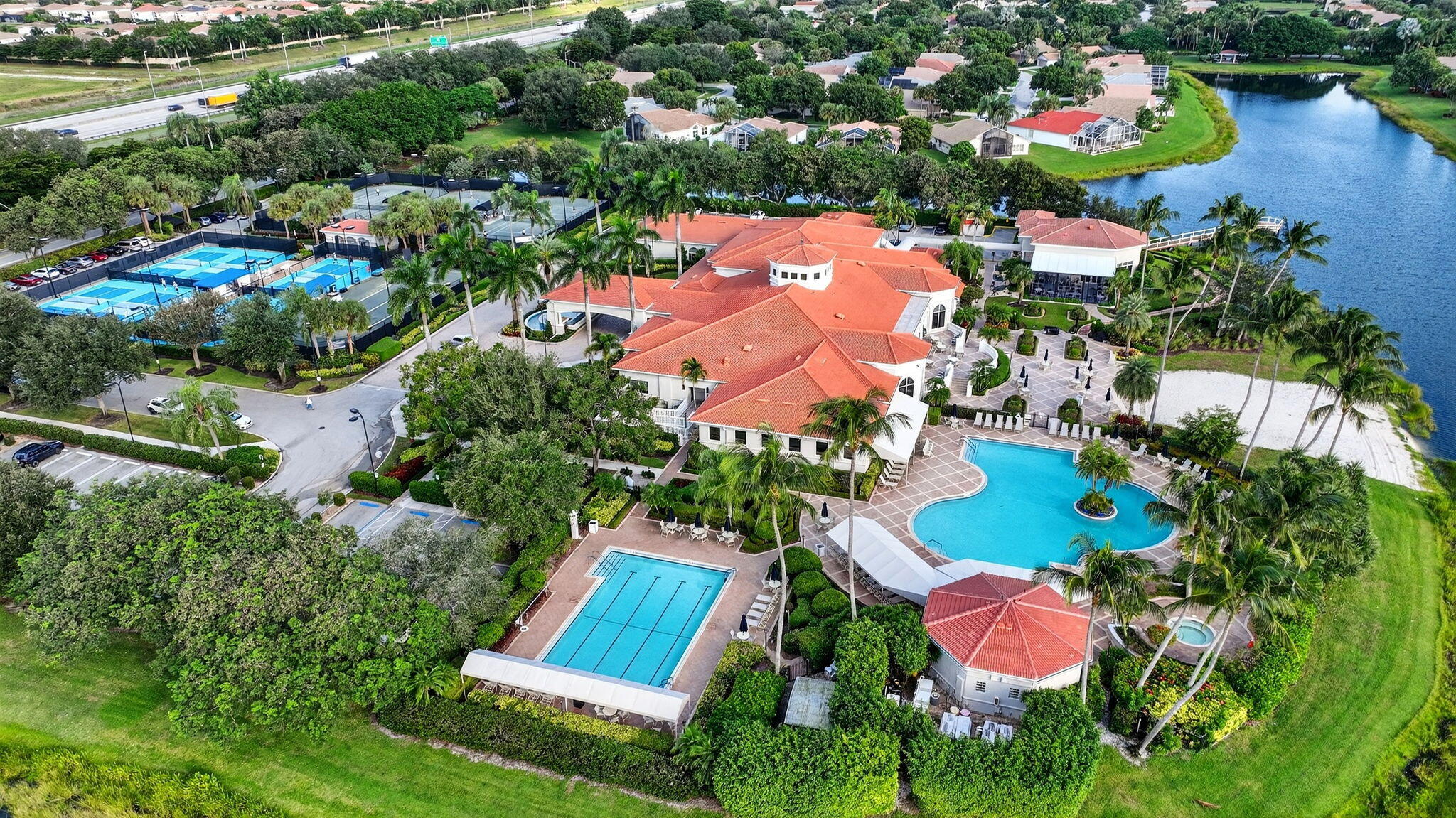 VALENCIA LAKES 1 - Residential
