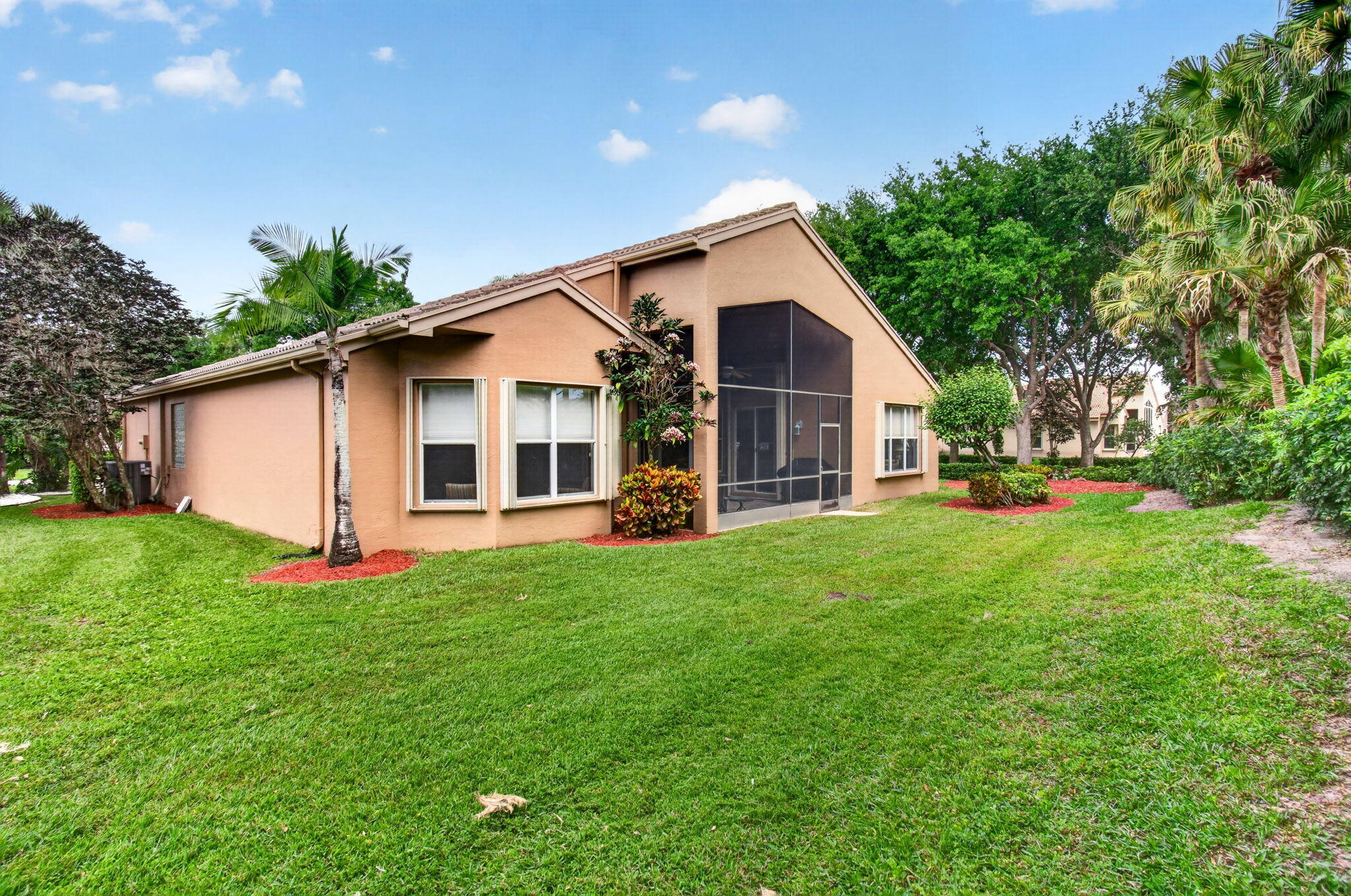 VALENCIA LAKES 1 - Residential