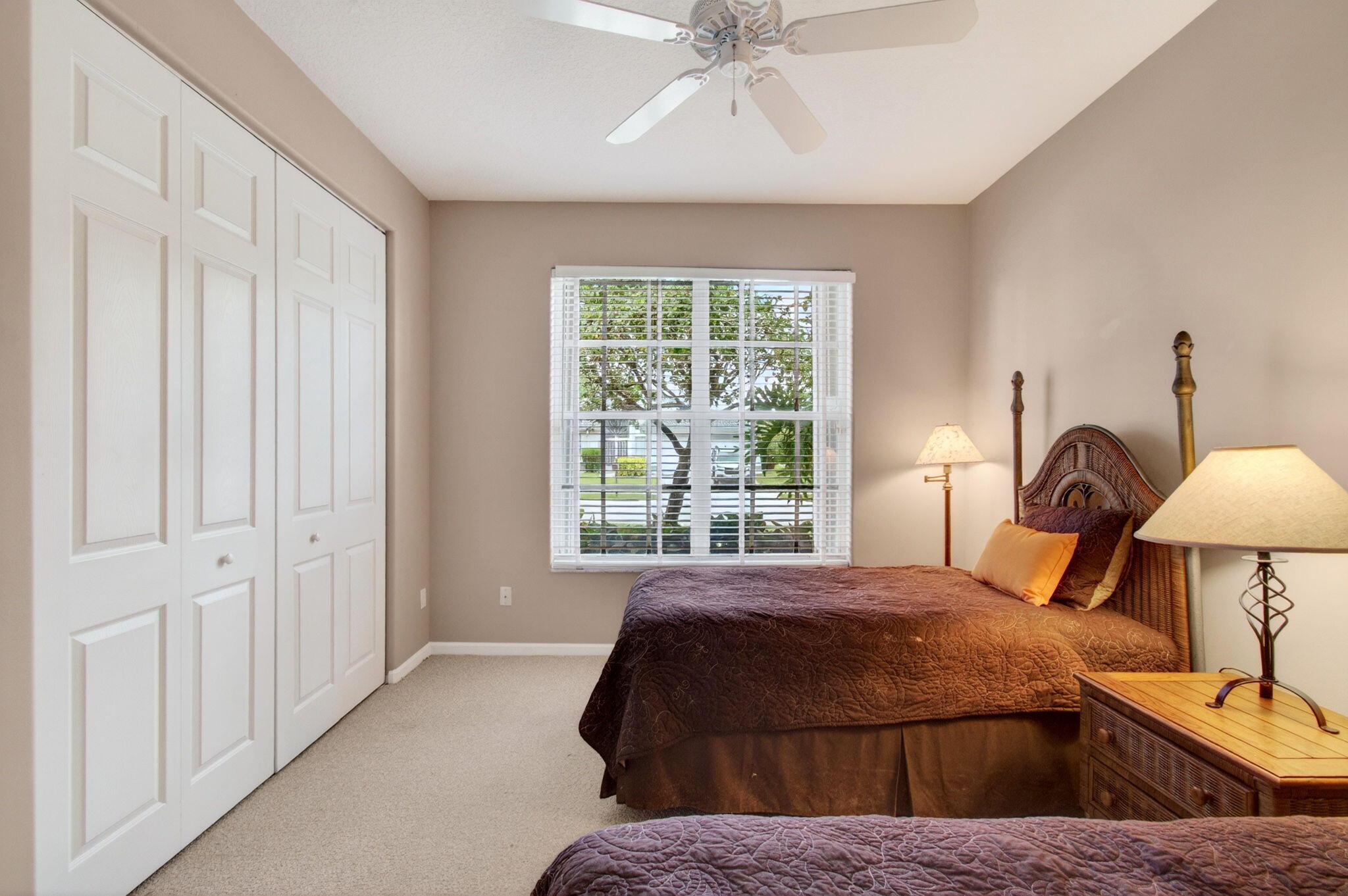 VALENCIA LAKES 1 - Residential