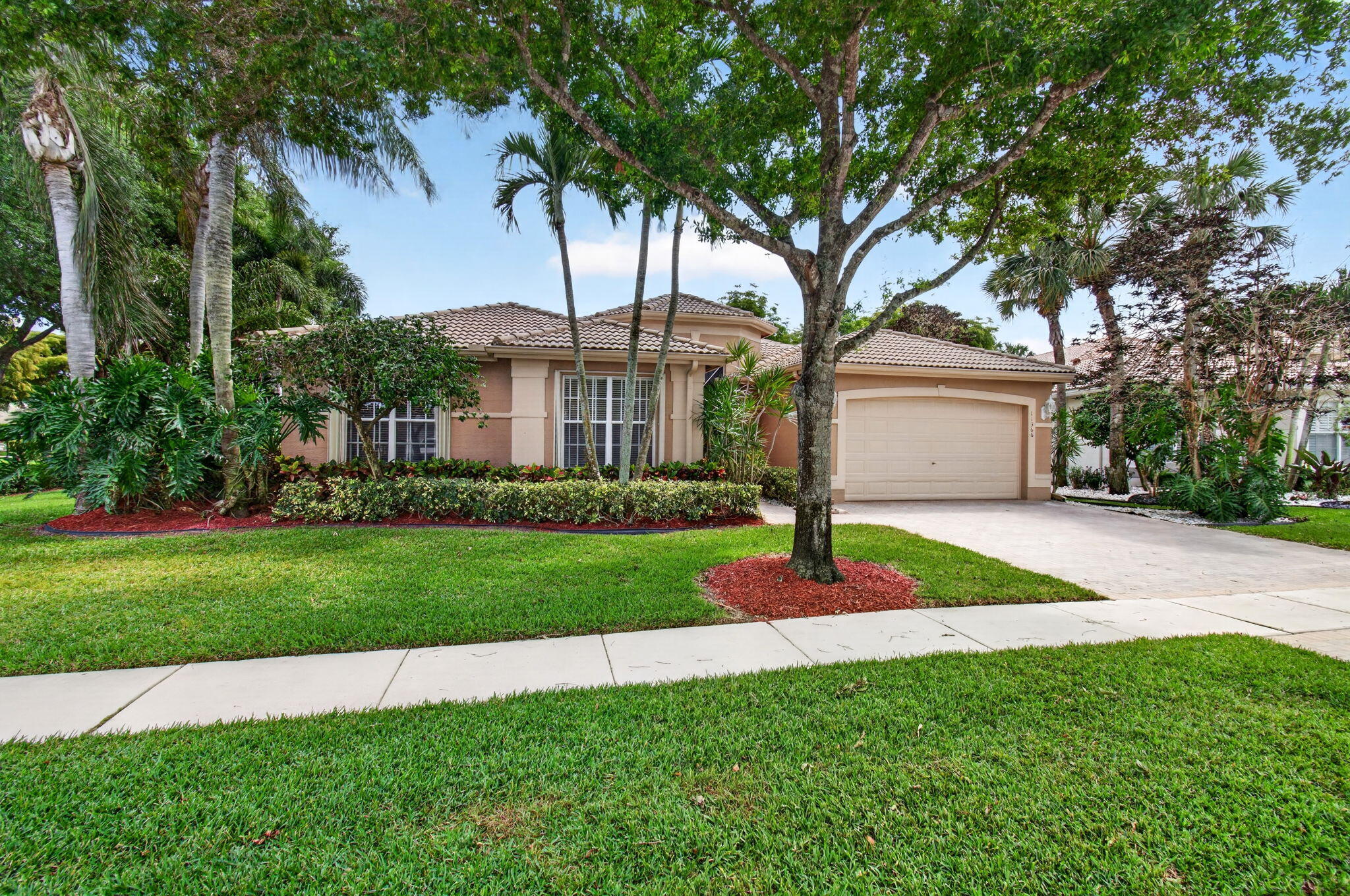VALENCIA LAKES 1 - Residential