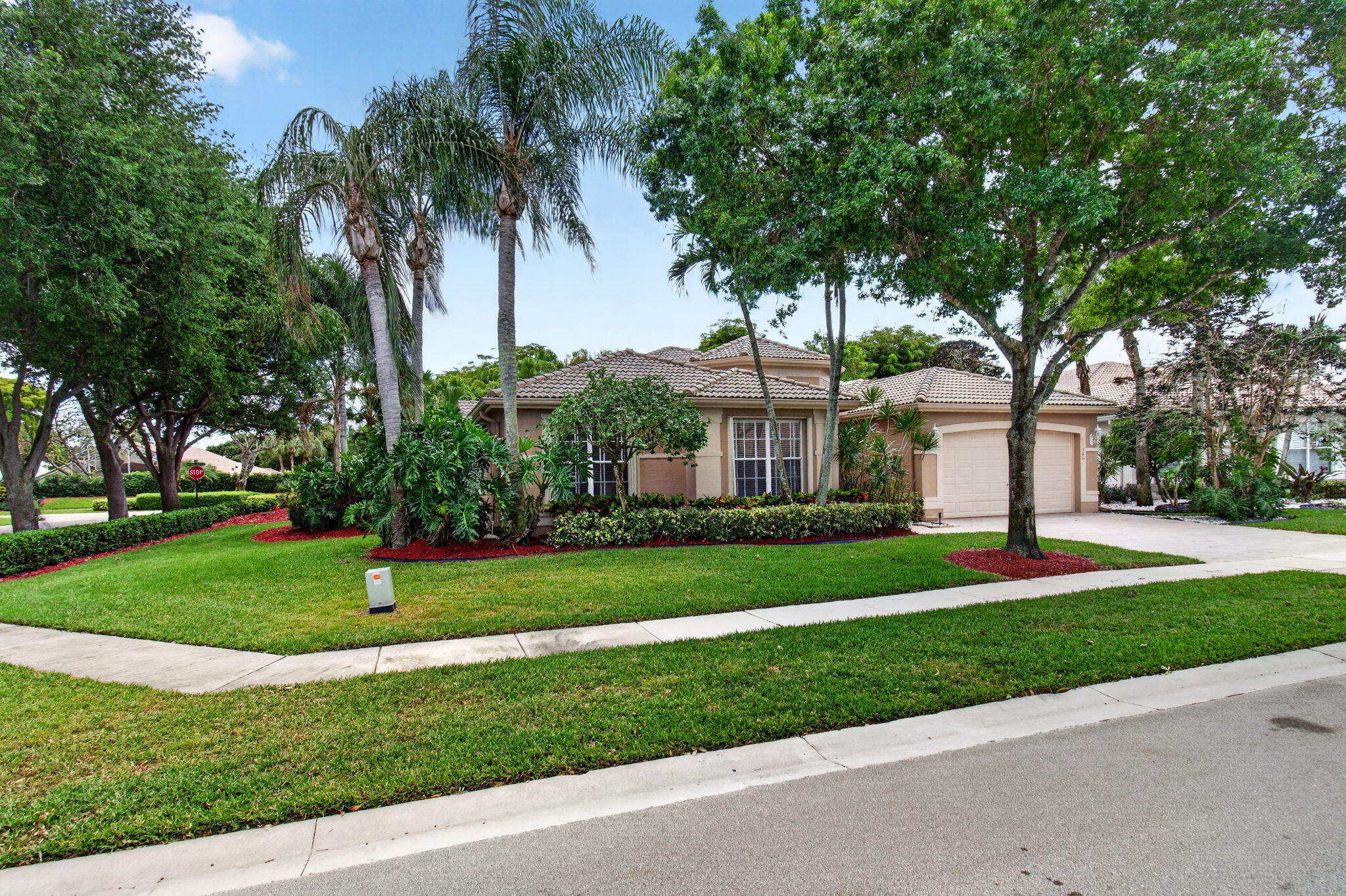 VALENCIA LAKES 1 - Residential