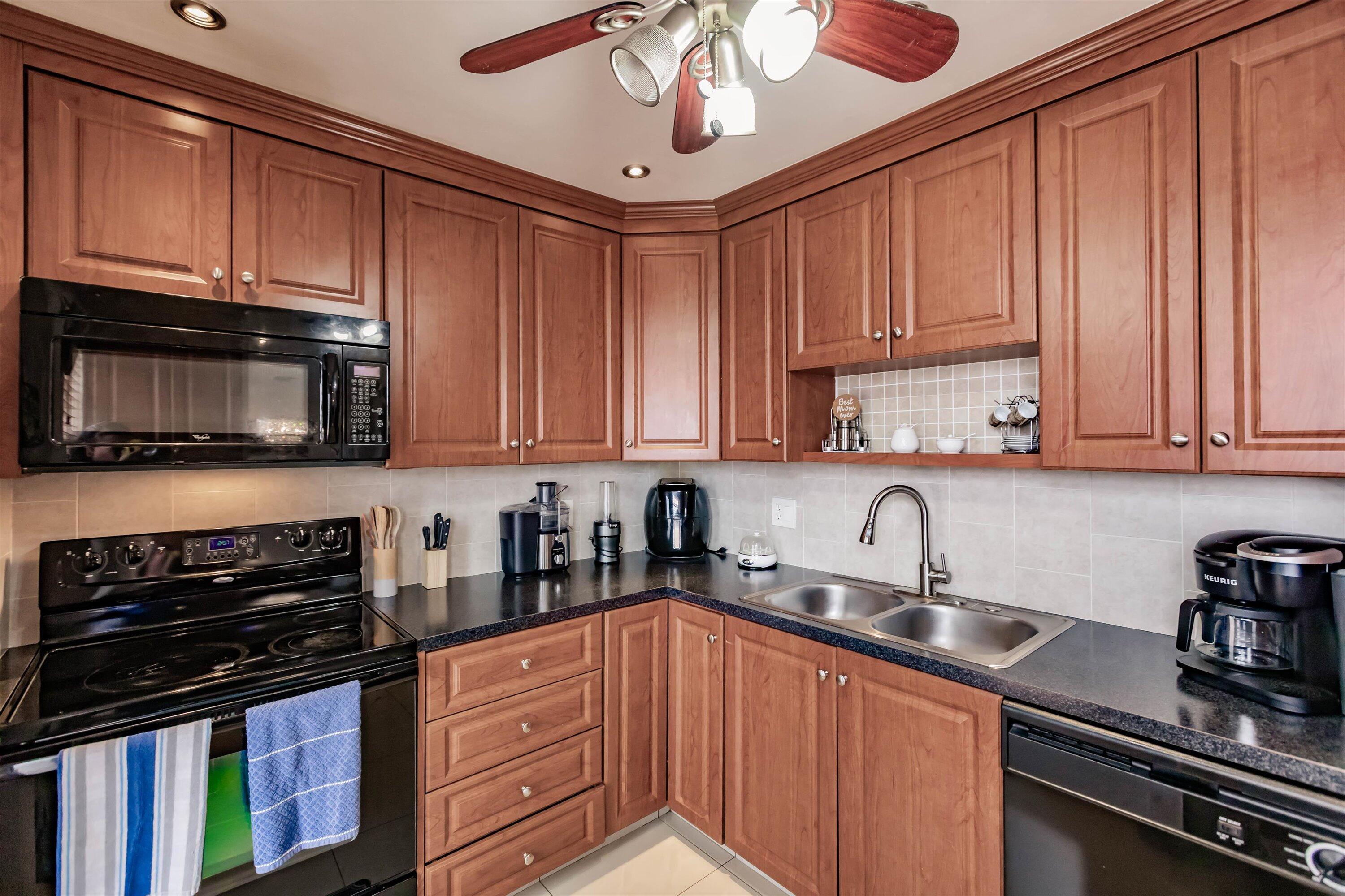 GARNET CONDO - Residential