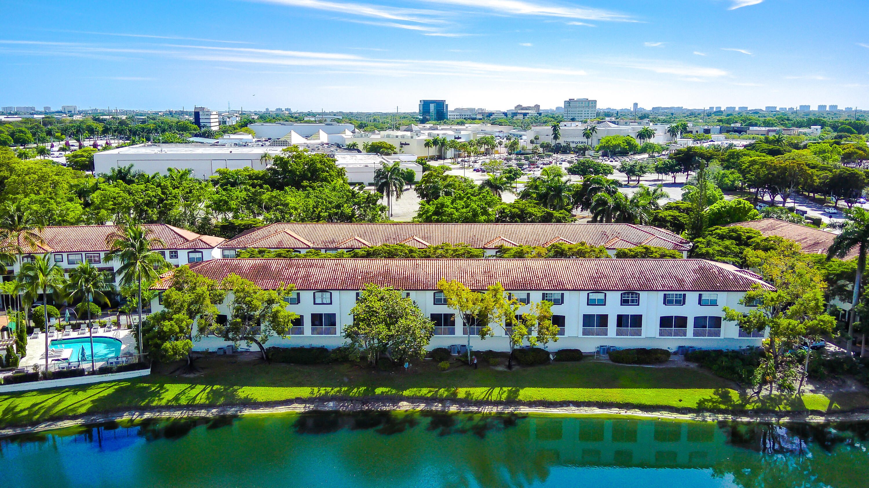 ESTADA OF LOS PASEOS - Residential Lease
