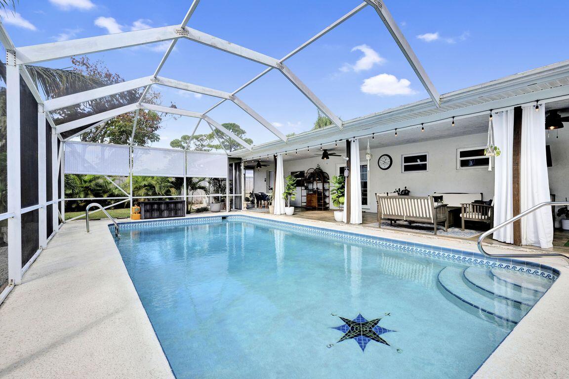 PALM LAKE PARK - Residential Lease