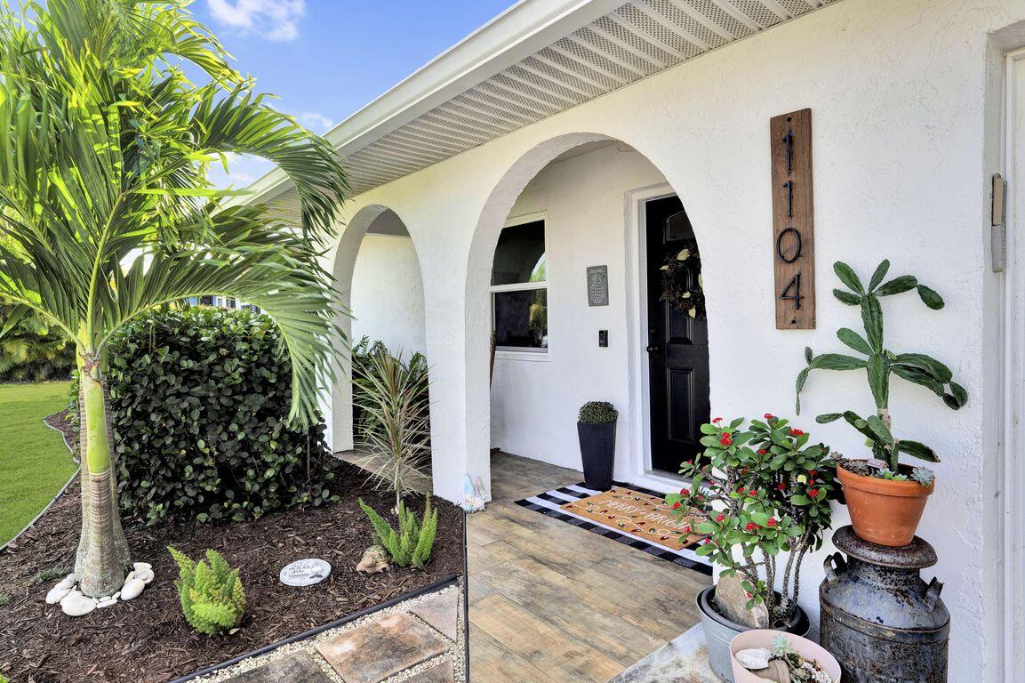 PALM LAKE PARK - Residential Lease