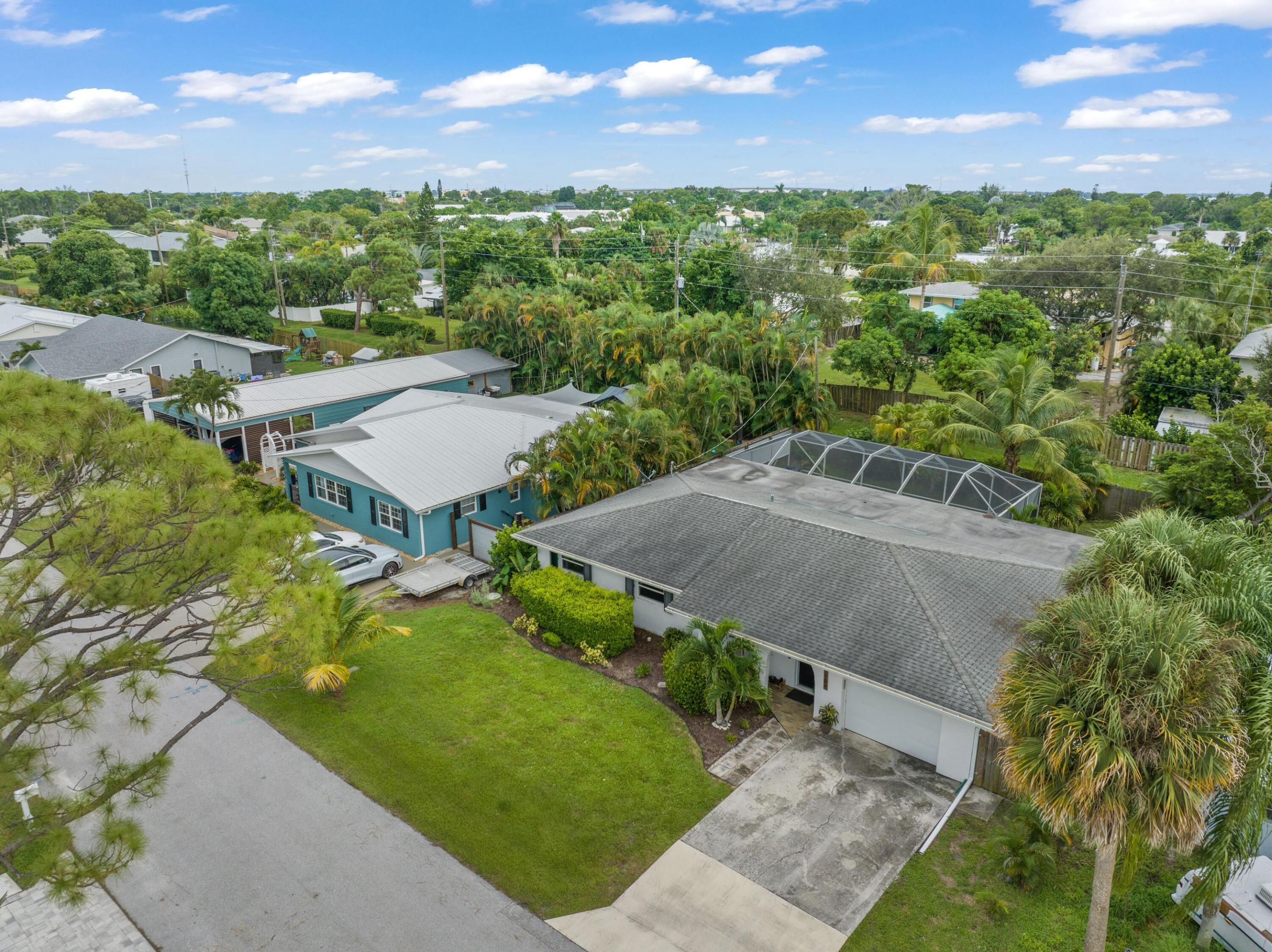 PALM LAKE PARK - Residential Lease